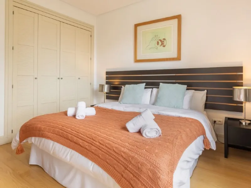 Apartment - Penthouse в продаже в Marbella, Málaga. В доме 3 спален и 4 ванных комнат. Площадь дома 290 м². Площадь участка 390 м²