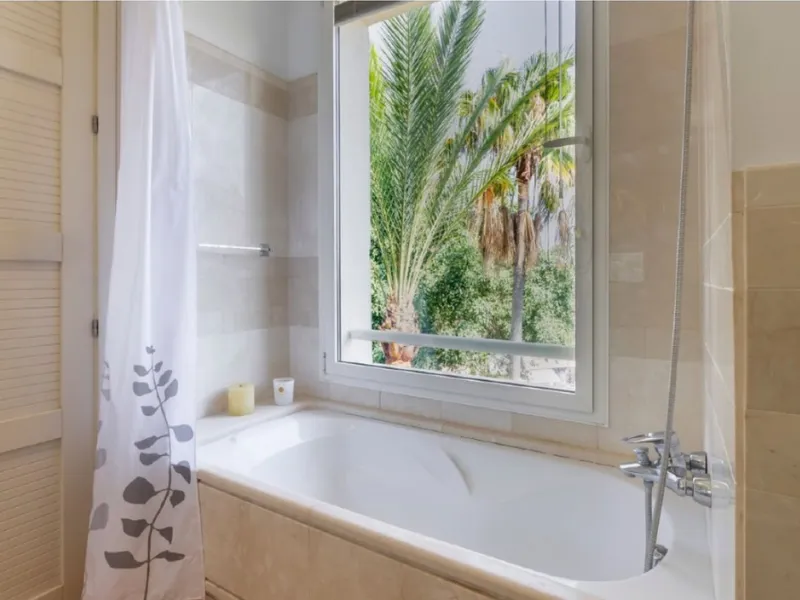 Apartment - Penthouse в продаже в Marbella, Málaga. В доме 3 спален и 4 ванных комнат. Площадь дома 290 м². Площадь участка 390 м²