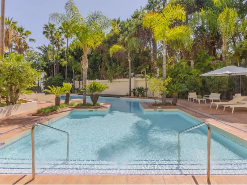 Apartment - Penthouse в продаже в Marbella, Málaga. В доме 3 спален и 4 ванных комнат. Площадь дома 290 м². Площадь участка 390 м²