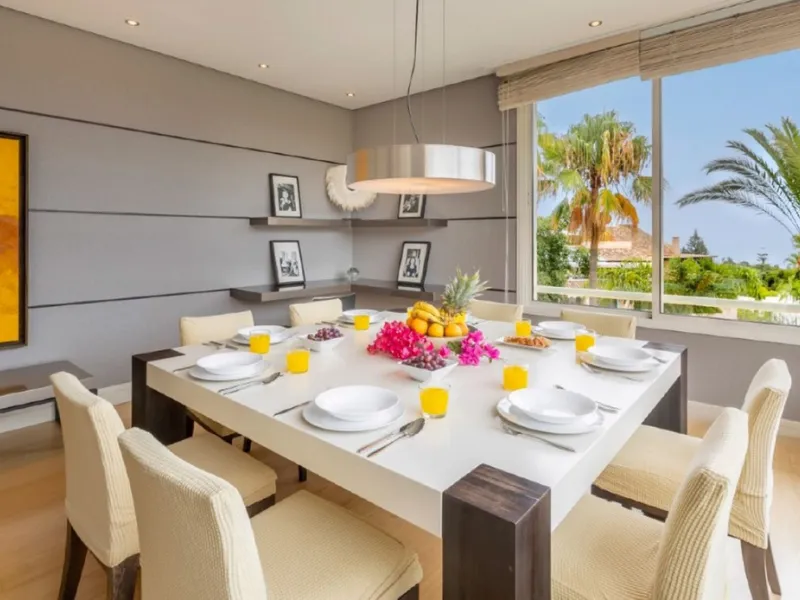 Apartment - Penthouse в продаже в Marbella, Málaga. В доме 3 спален и 4 ванных комнат. Площадь дома 290 м². Площадь участка 390 м²