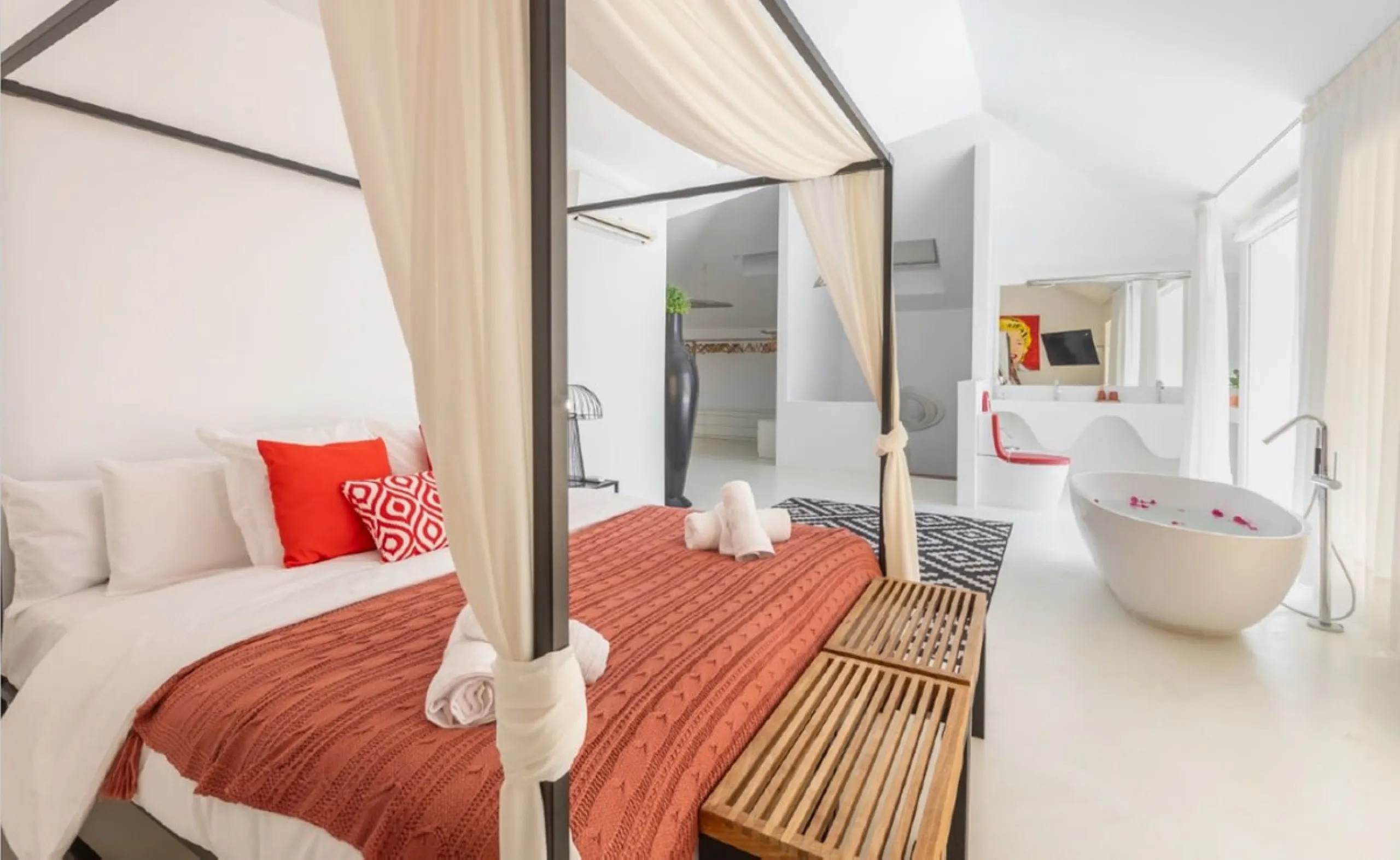 Apartment - Penthouse в продаже в Marbella, Málaga. В доме 3 спален и 4 ванных комнат. Площадь дома 290 м². Площадь участка 390 м²