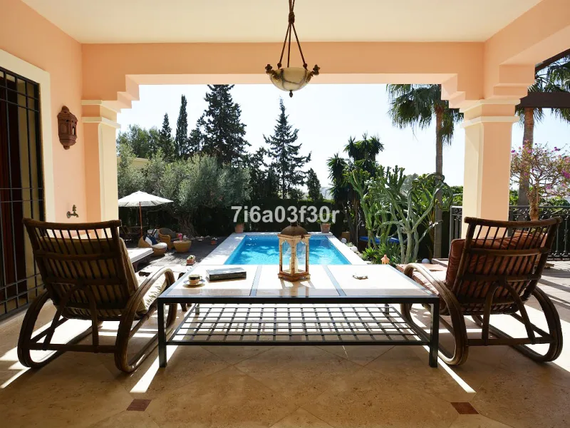 Charming 5 bed  villa situated in the heart of  the Luxurious Puerto Banús area, close to the Casino and all amenities