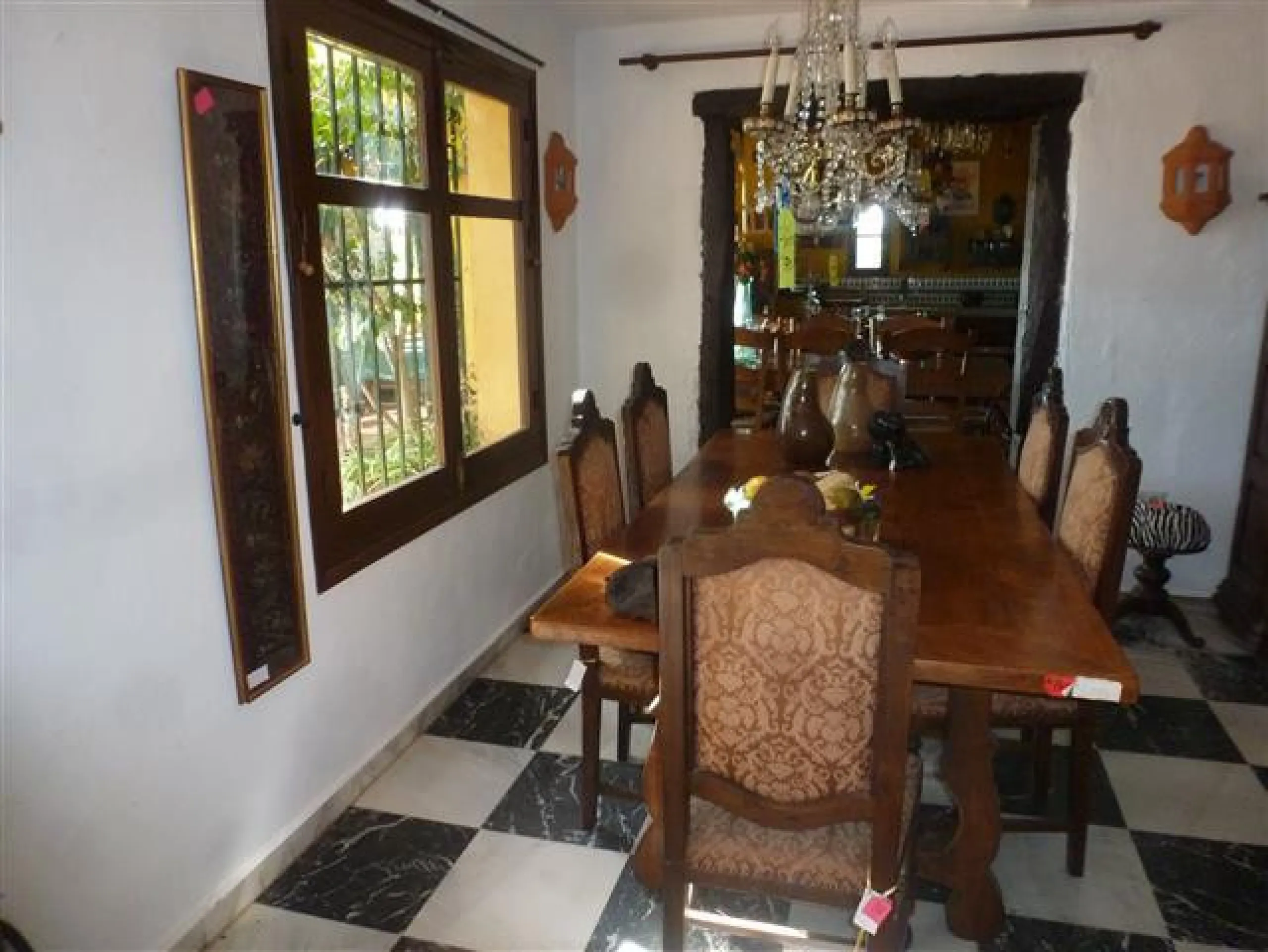 House - Detached Villa в продаже в Estepona, Málaga. В доме 6 спален и 4 ванных комнат. Площадь дома 380 м². Площадь участка 4700 м²