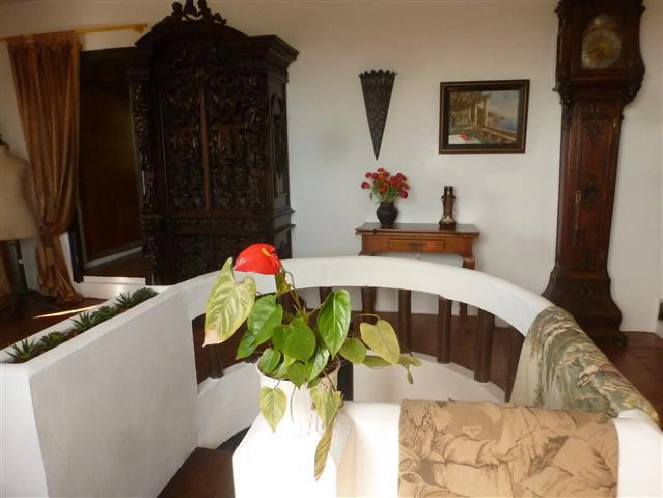 House - Detached Villa в продаже в Estepona, Málaga. В доме 6 спален и 4 ванных комнат. Площадь дома 380 м². Площадь участка 4700 м²