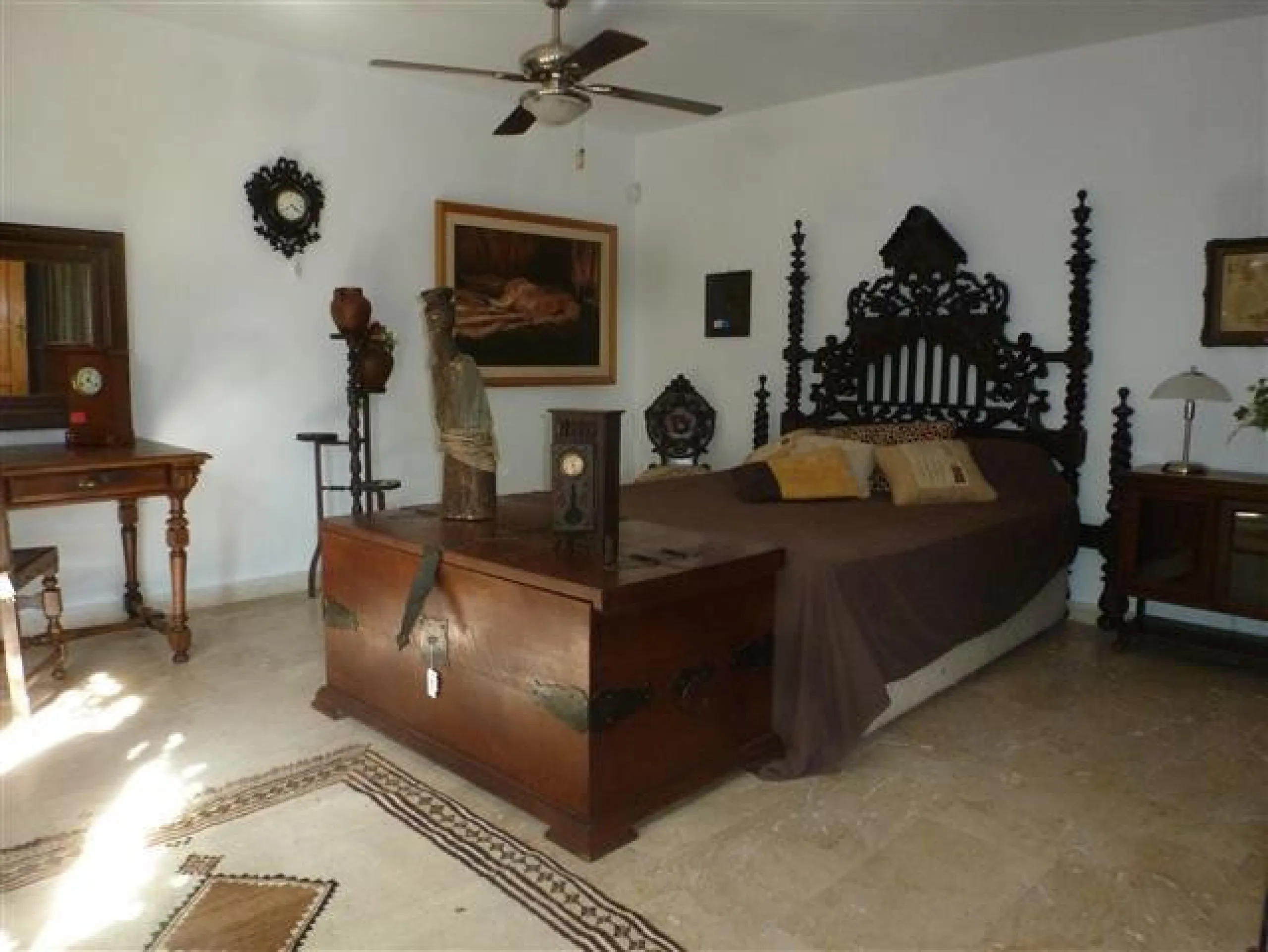 House - Detached Villa в продаже в Estepona, Málaga. В доме 6 спален и 4 ванных комнат. Площадь дома 380 м². Площадь участка 4700 м²
