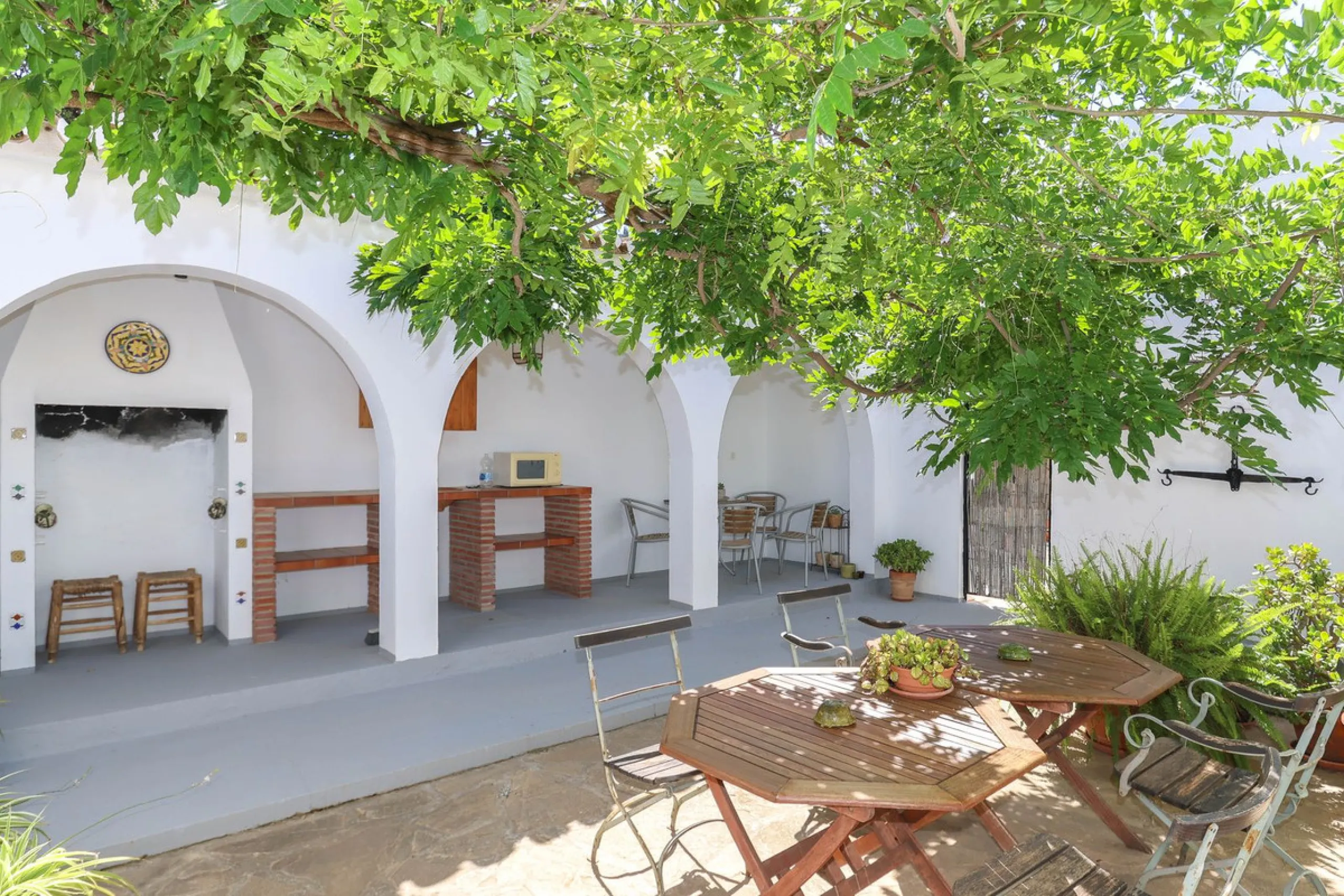 Commercial - Bed and Breakfast в продаже в Alora, Málaga. В доме 7 спален и 6 ванных комнат. Площадь дома 580 м². Площадь участка 17000 м²