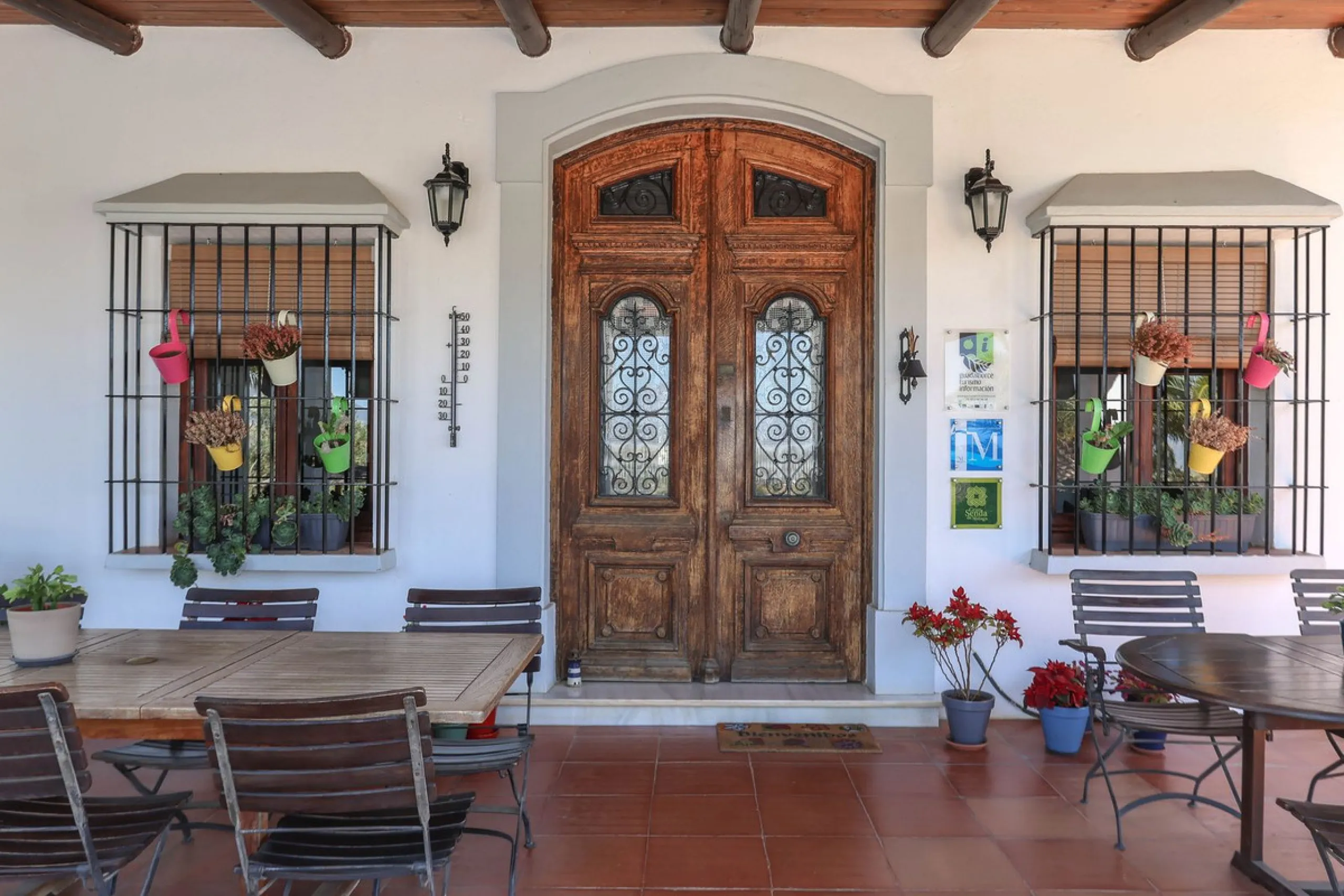 Commercial - Bed and Breakfast в продаже в Alora, Málaga. В доме 7 спален и 6 ванных комнат. Площадь дома 580 м². Площадь участка 17000 м²