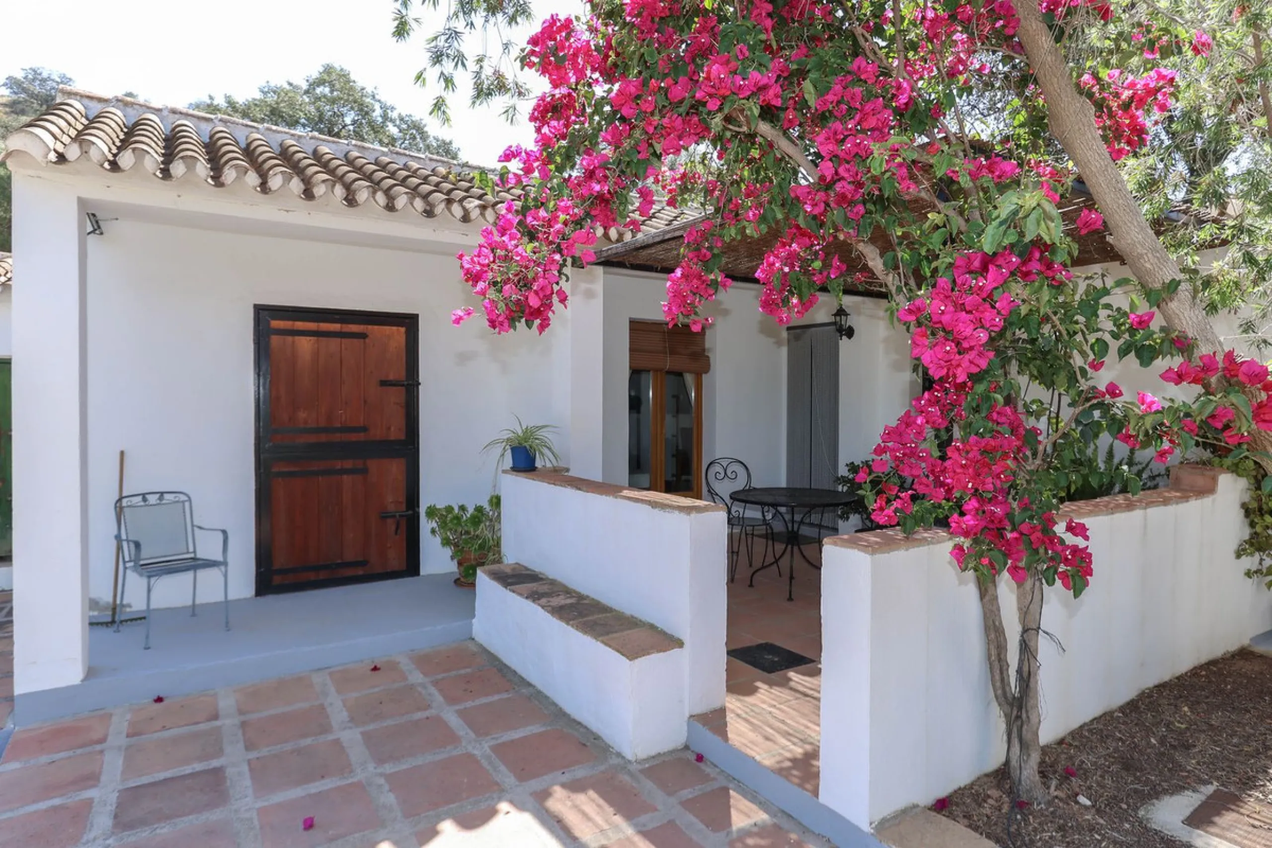 Commercial - Bed and Breakfast в продаже в Alora, Málaga. В доме 7 спален и 6 ванных комнат. Площадь дома 580 м². Площадь участка 17000 м²