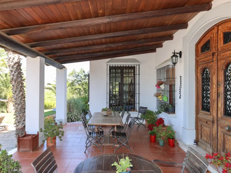 Commercial - Bed and Breakfast в продаже в Alora, Málaga. В доме 7 спален и 6 ванных комнат. Площадь дома 580 м². Площадь участка 17000 м²