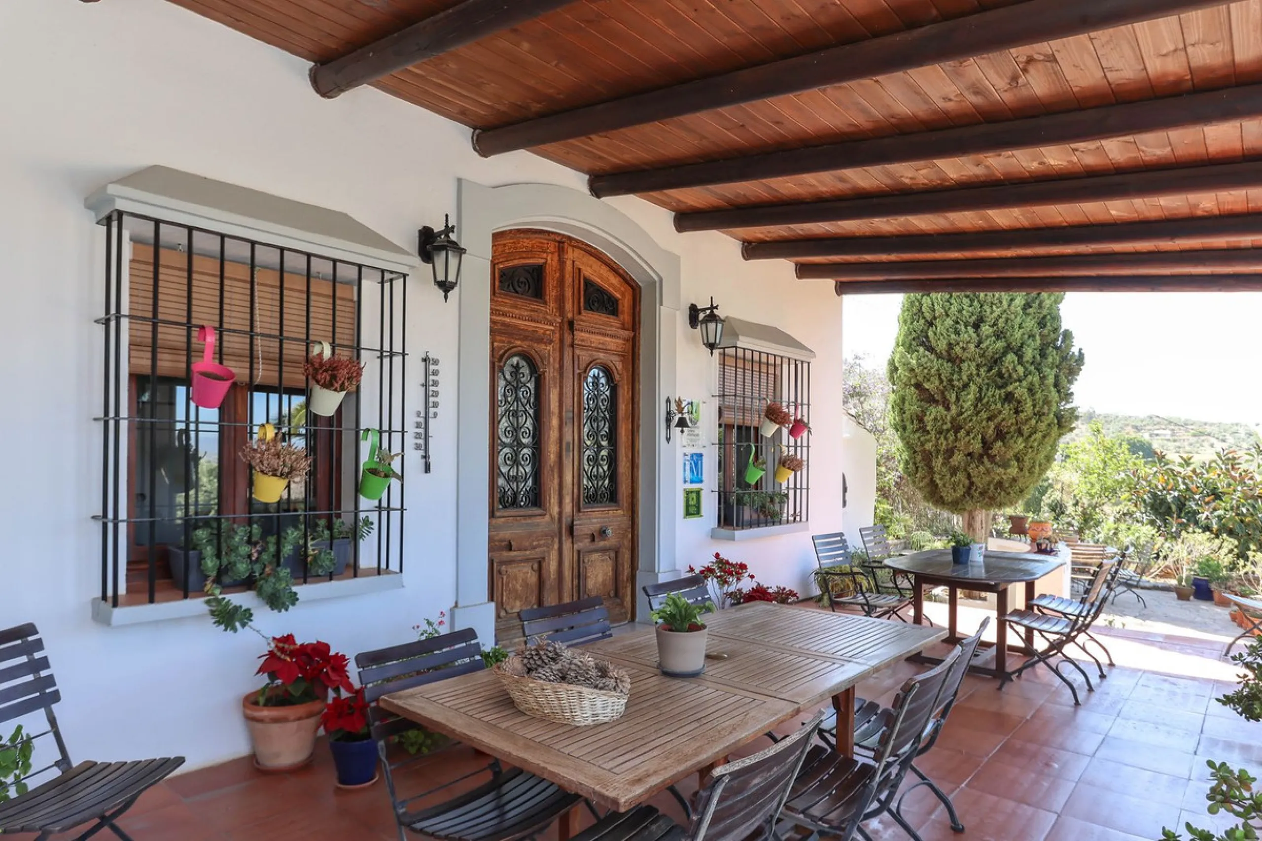 Commercial - Bed and Breakfast в продаже в Alora, Málaga. В доме 7 спален и 6 ванных комнат. Площадь дома 580 м². Площадь участка 17000 м²