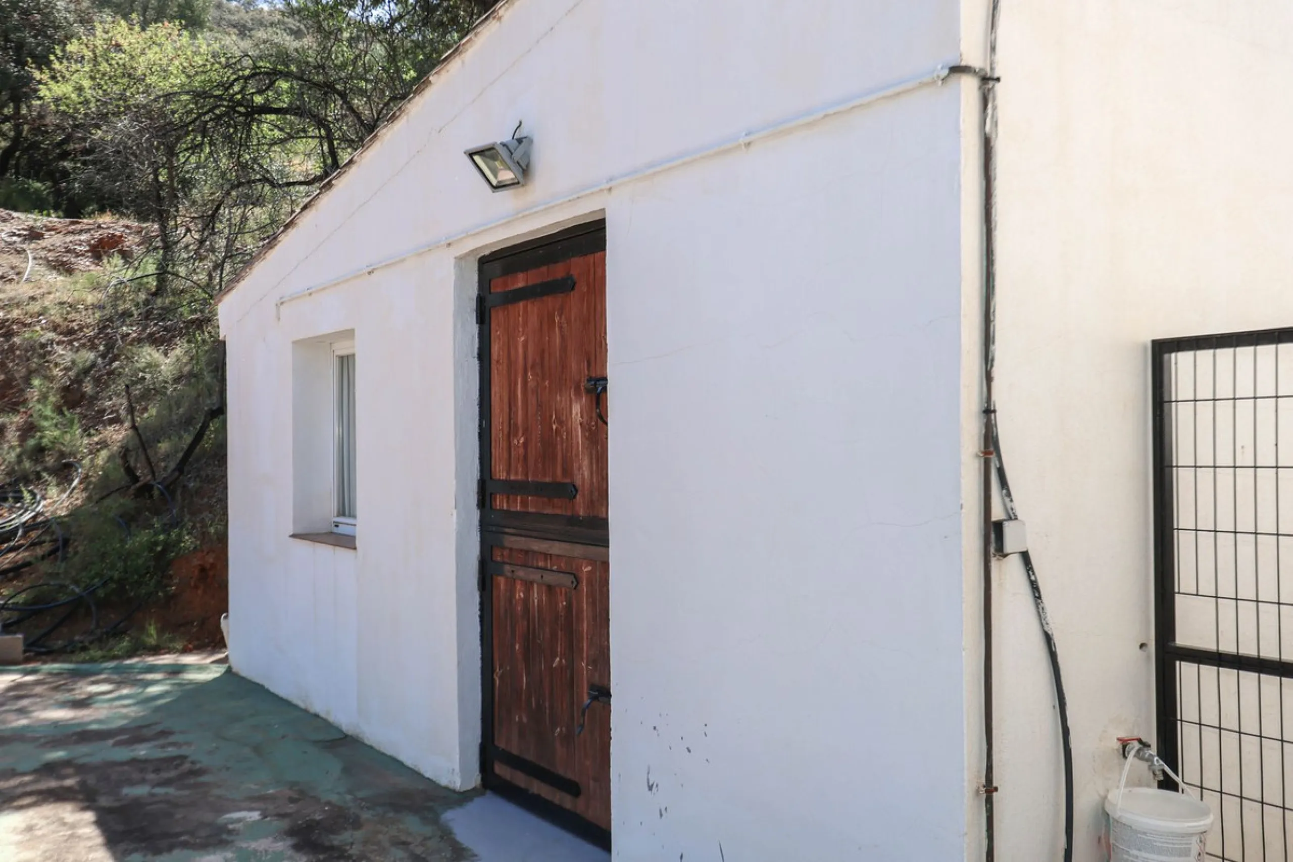 Commercial - Bed and Breakfast в продаже в Alora, Málaga. В доме 7 спален и 6 ванных комнат. Площадь дома 580 м². Площадь участка 17000 м²