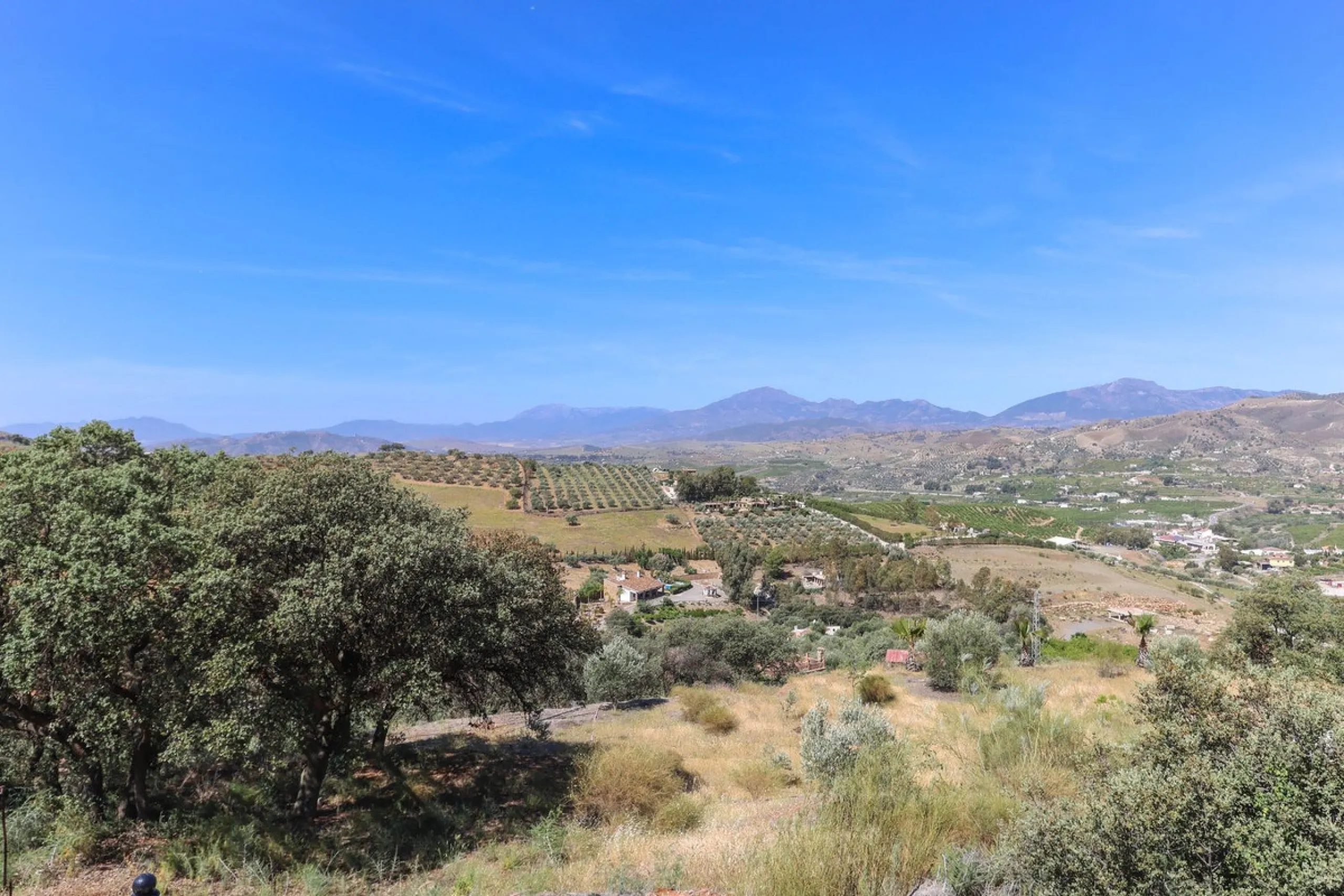 Commercial - Bed and Breakfast в продаже в Alora, Málaga. В доме 7 спален и 6 ванных комнат. Площадь дома 580 м². Площадь участка 17000 м²