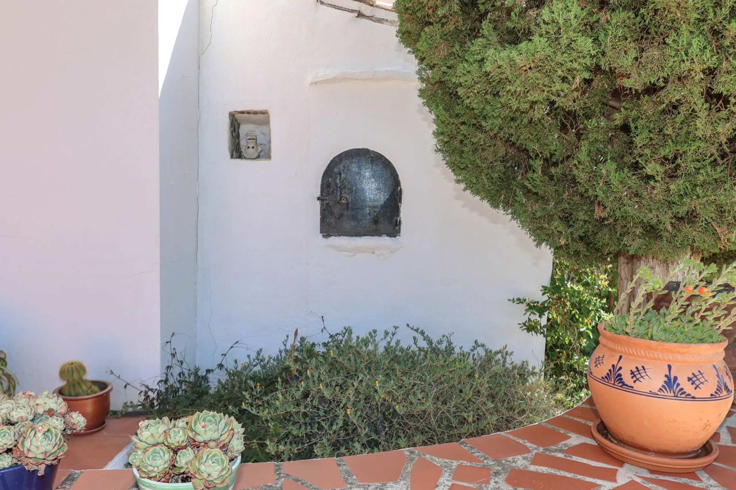 Commercial - Bed and Breakfast в продаже в Alora, Málaga. В доме 7 спален и 6 ванных комнат. Площадь дома 580 м². Площадь участка 17000 м²