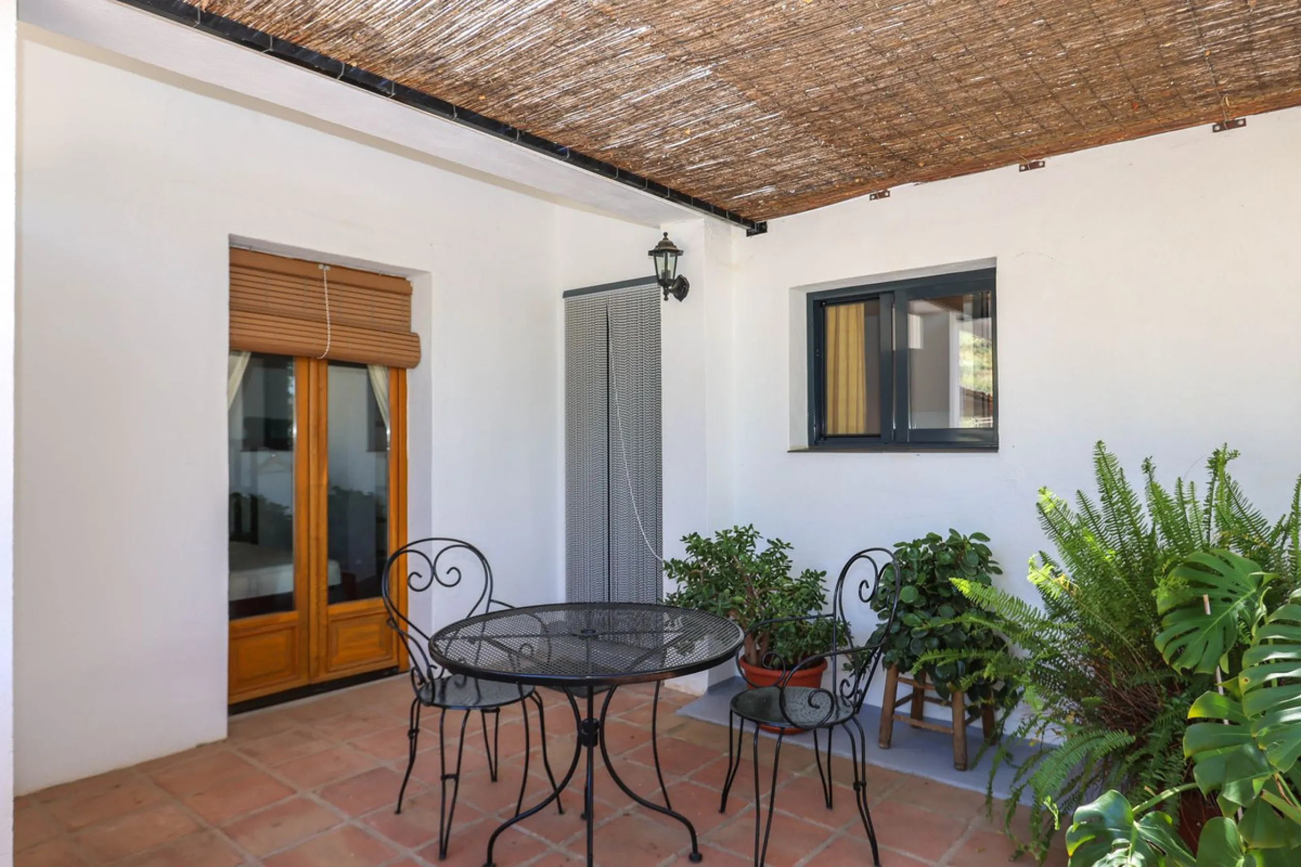 Commercial - Bed and Breakfast в продаже в Alora, Málaga. В доме 7 спален и 6 ванных комнат. Площадь дома 580 м². Площадь участка 17000 м²