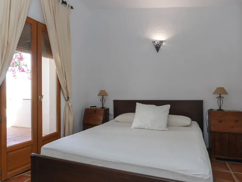Commercial - Bed and Breakfast в продаже в Alora, Málaga. В доме 7 спален и 6 ванных комнат. Площадь дома 580 м². Площадь участка 17000 м²