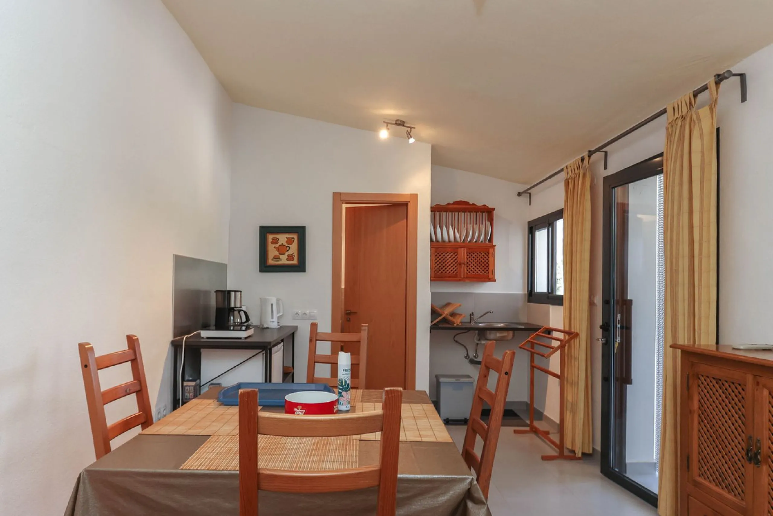 Commercial - Bed and Breakfast в продаже в Alora, Málaga. В доме 7 спален и 6 ванных комнат. Площадь дома 580 м². Площадь участка 17000 м²