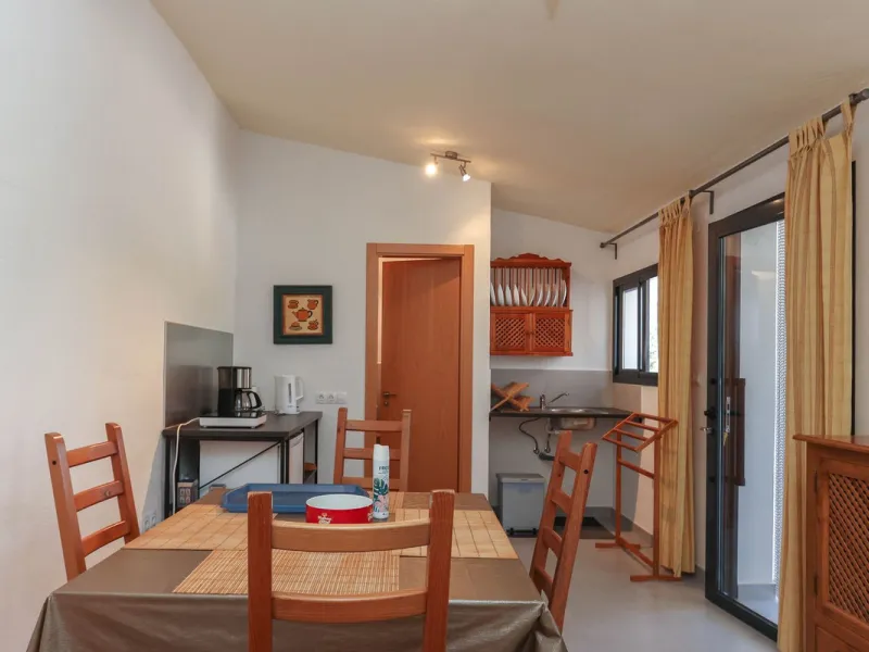 Commercial - Bed and Breakfast в продаже в Alora, Málaga. В доме 7 спален и 6 ванных комнат. Площадь дома 580 м². Площадь участка 17000 м²