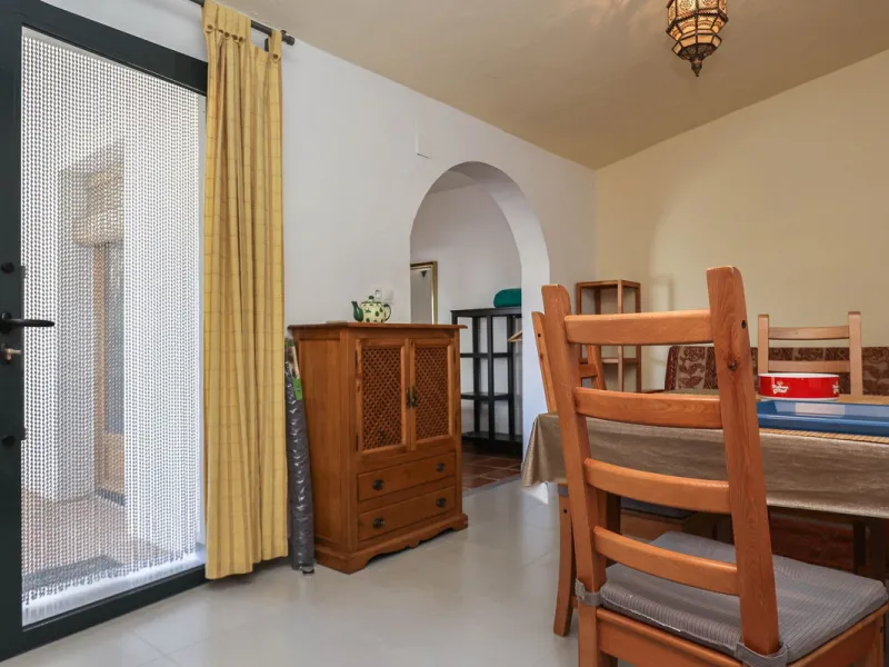 Commercial - Bed and Breakfast в продаже в Alora, Málaga. В доме 7 спален и 6 ванных комнат. Площадь дома 580 м². Площадь участка 17000 м²