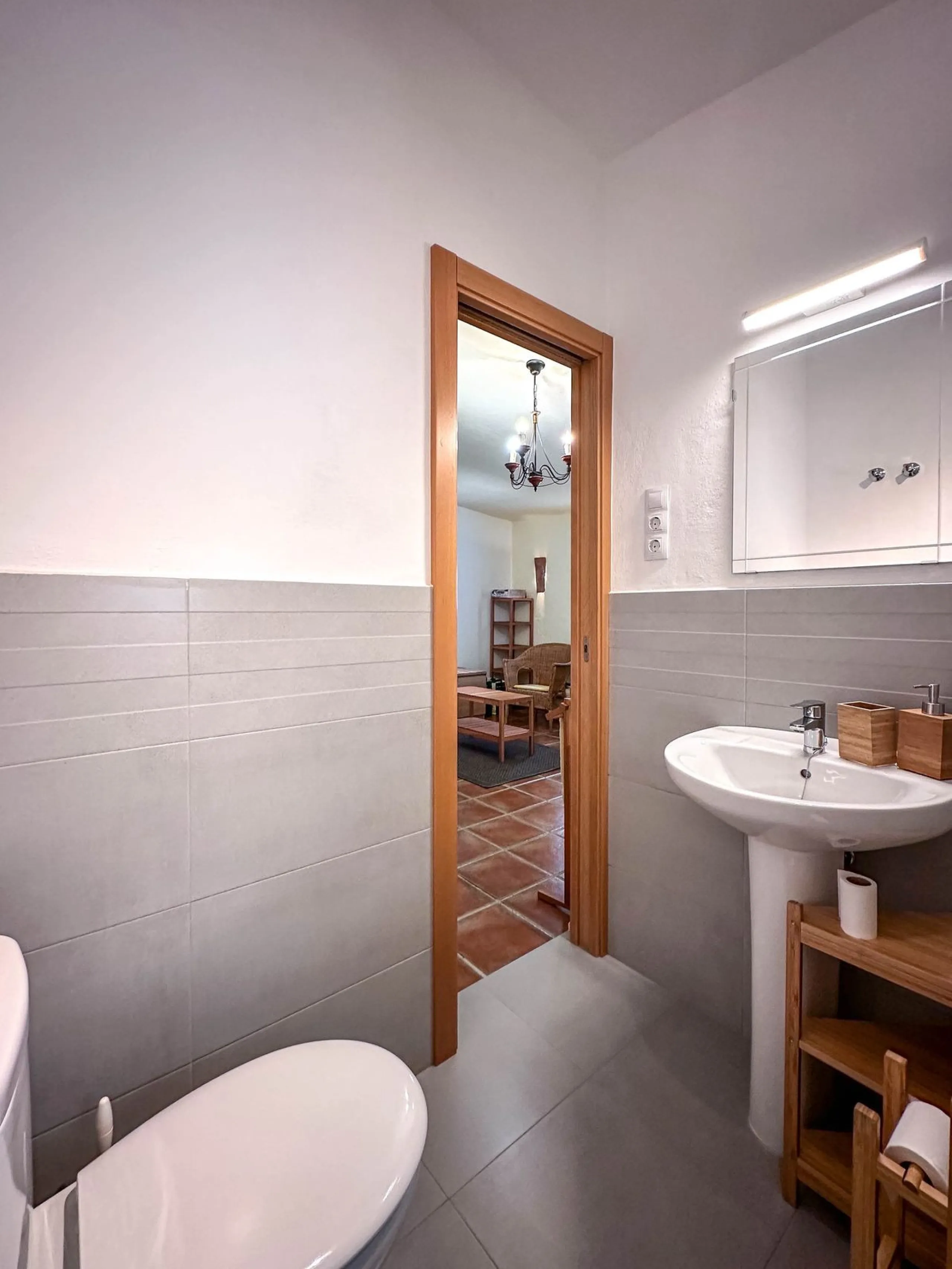 Commercial - Bed and Breakfast в продаже в Alora, Málaga. В доме 7 спален и 6 ванных комнат. Площадь дома 580 м². Площадь участка 17000 м²