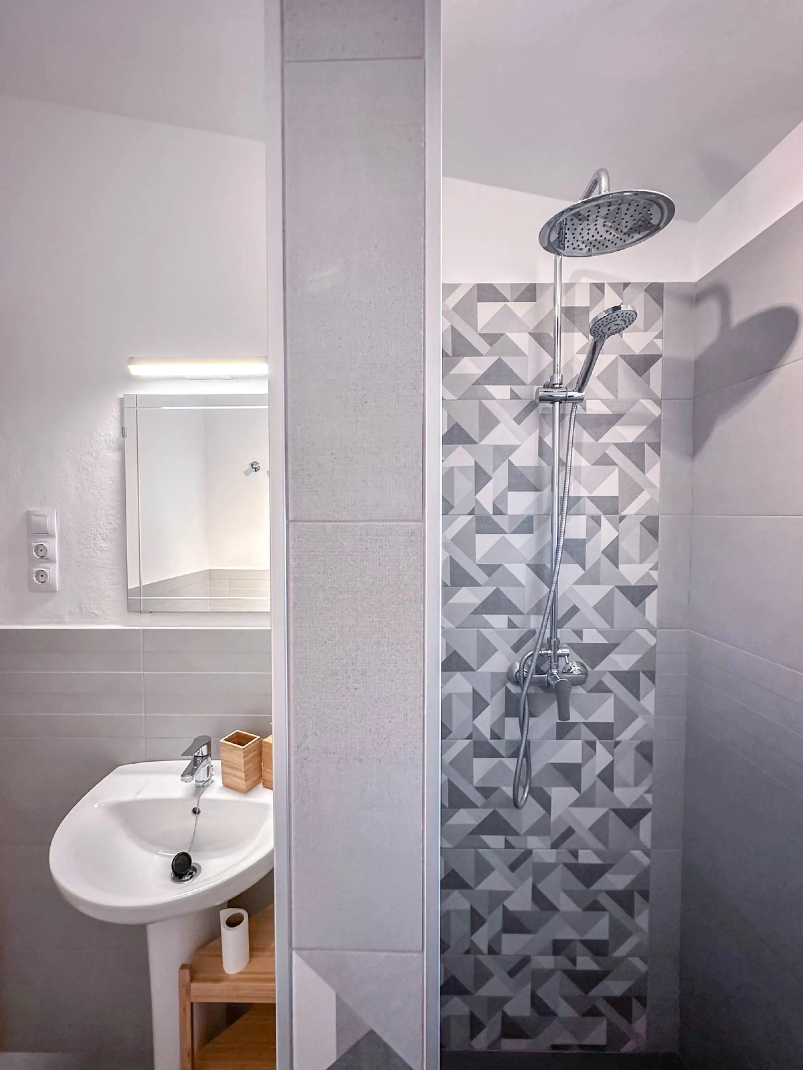 Commercial - Bed and Breakfast в продаже в Alora, Málaga. В доме 7 спален и 6 ванных комнат. Площадь дома 580 м². Площадь участка 17000 м²
