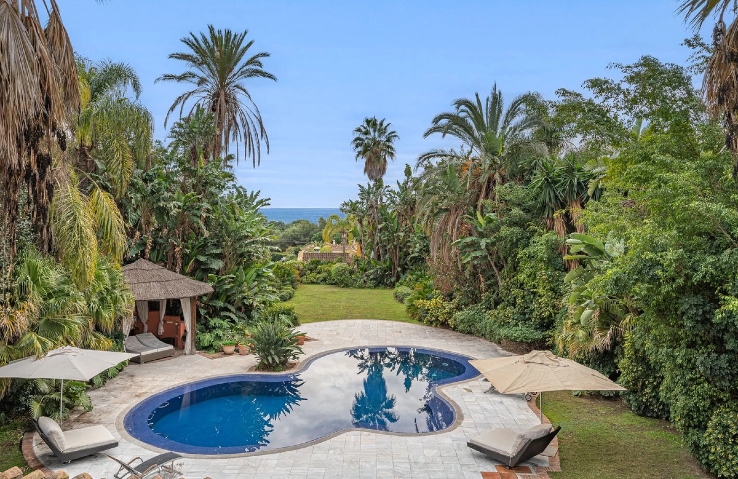 This villa presents an exceptional refurbishment opportunity to create your ideal family home.