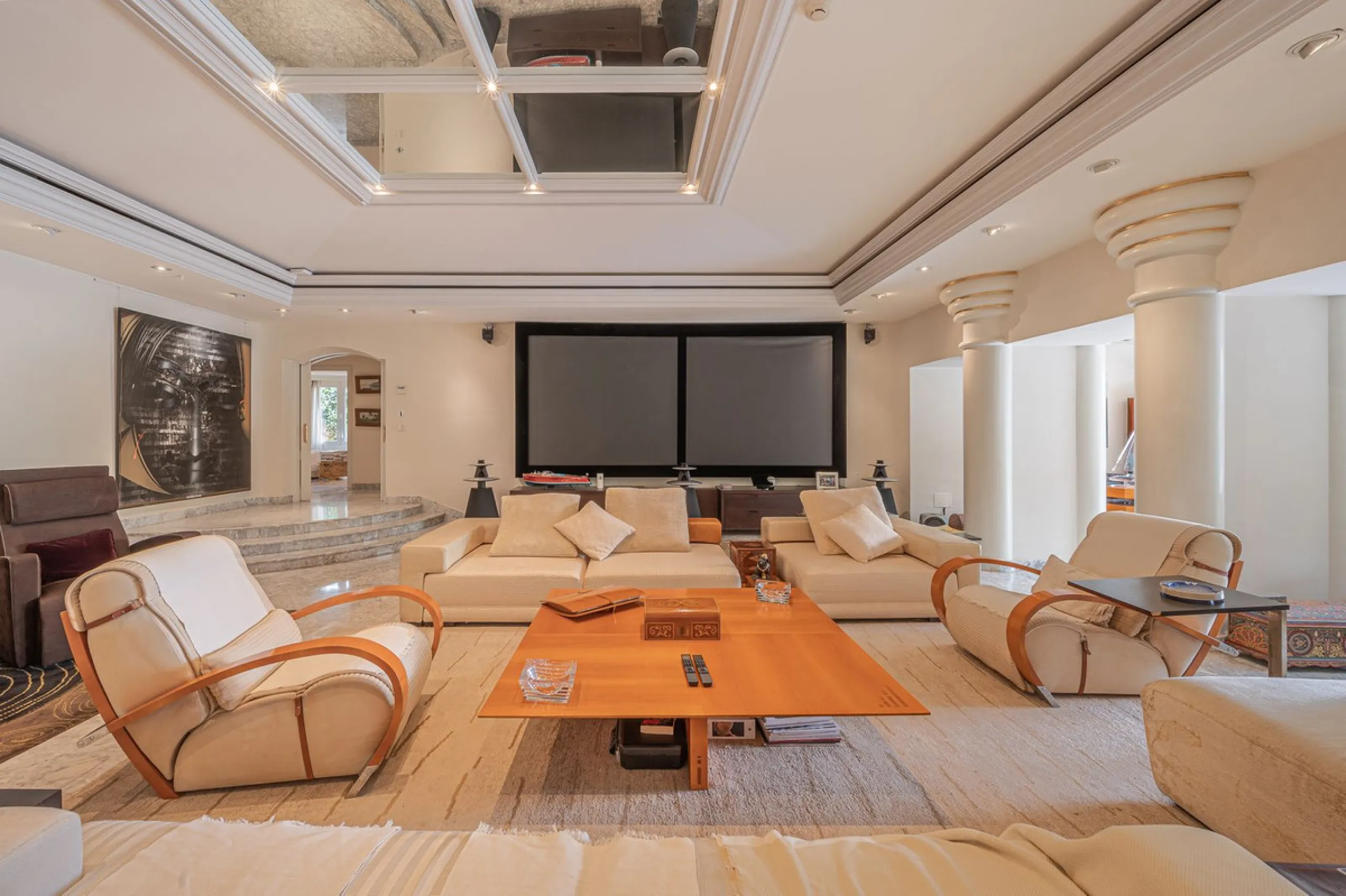 This villa presents an exceptional refurbishment opportunity to create your ideal family home.