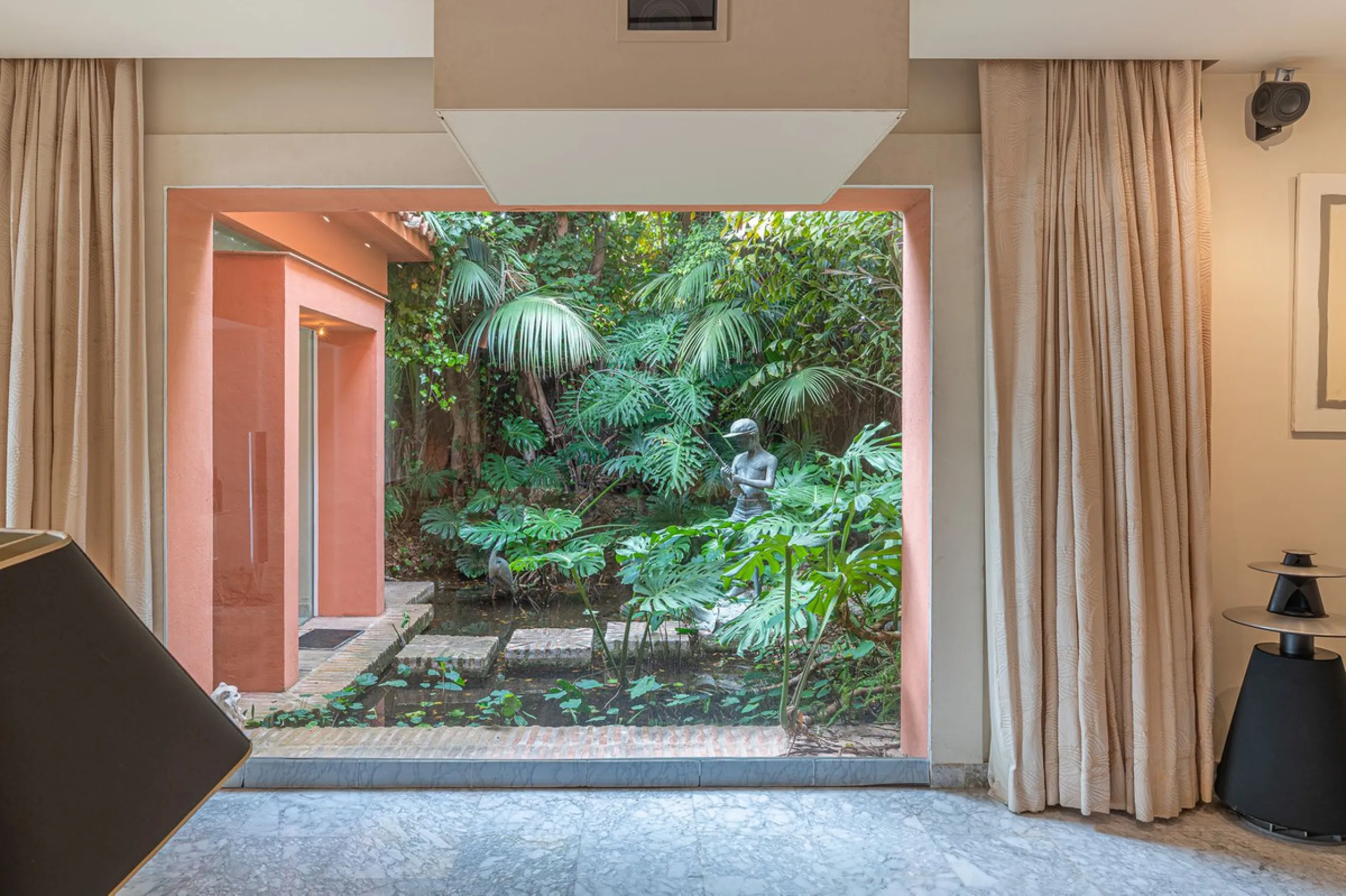 This villa presents an exceptional refurbishment opportunity to create your ideal family home.
