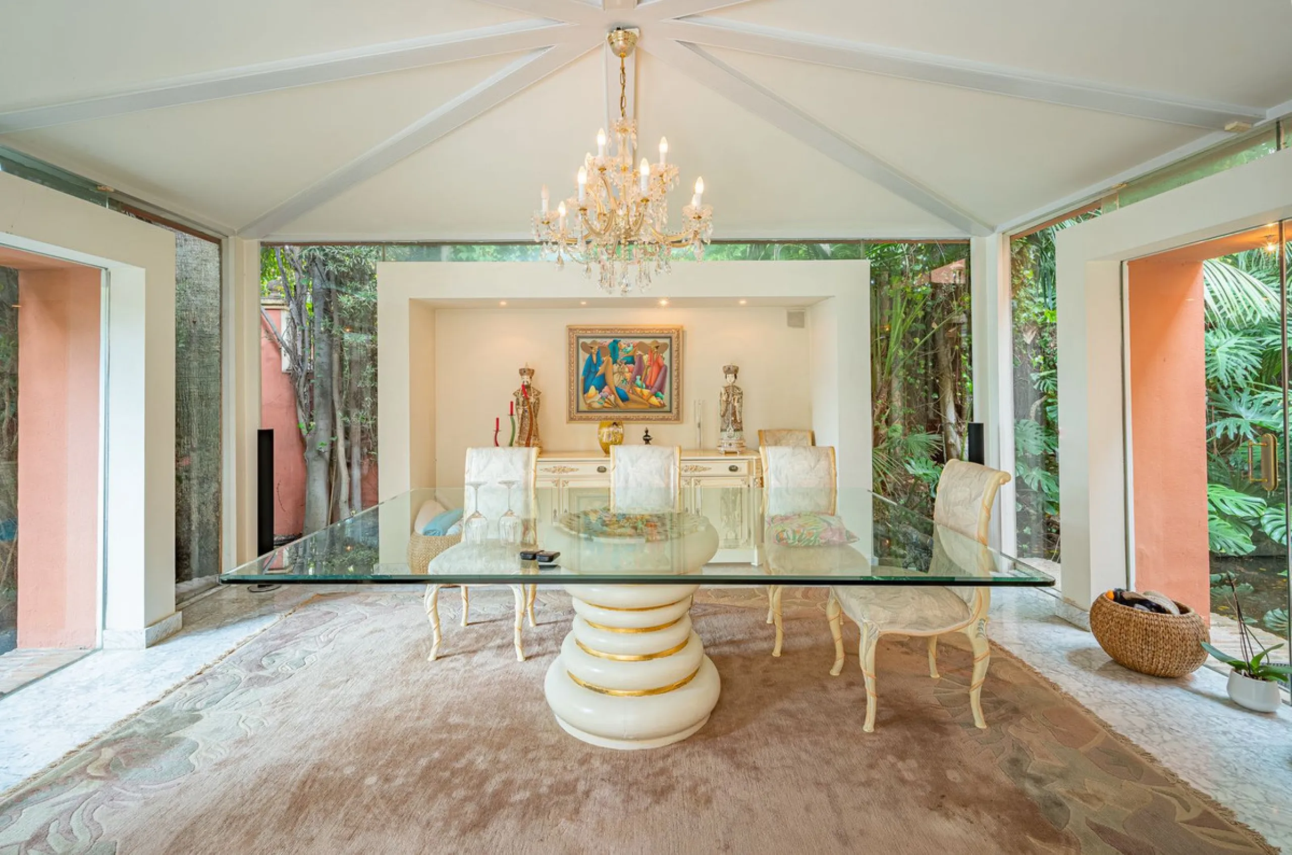 This villa presents an exceptional refurbishment opportunity to create your ideal family home.