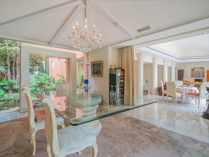 This villa presents an exceptional refurbishment opportunity to create your ideal family home.