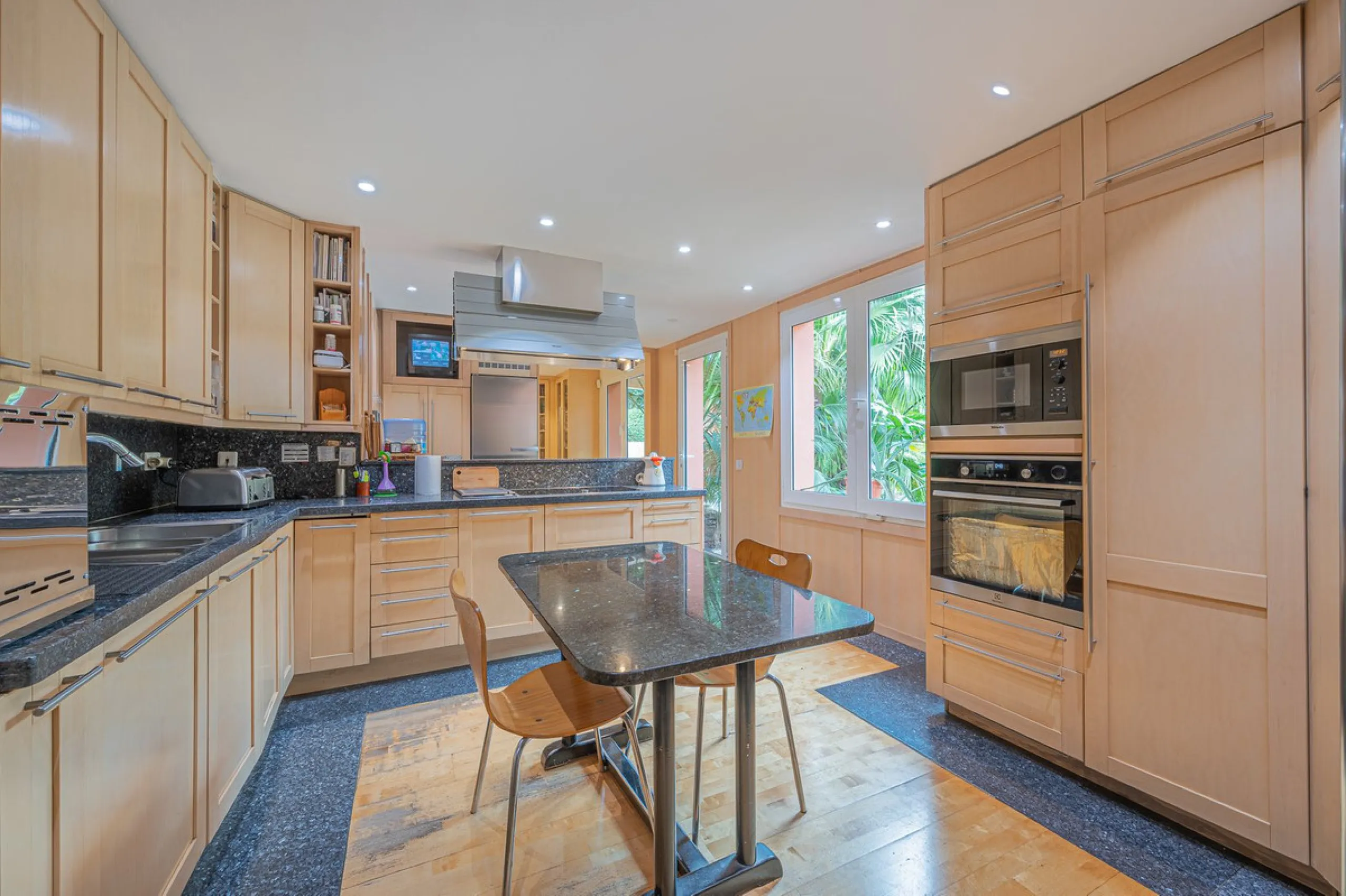 This villa presents an exceptional refurbishment opportunity to create your ideal family home.
