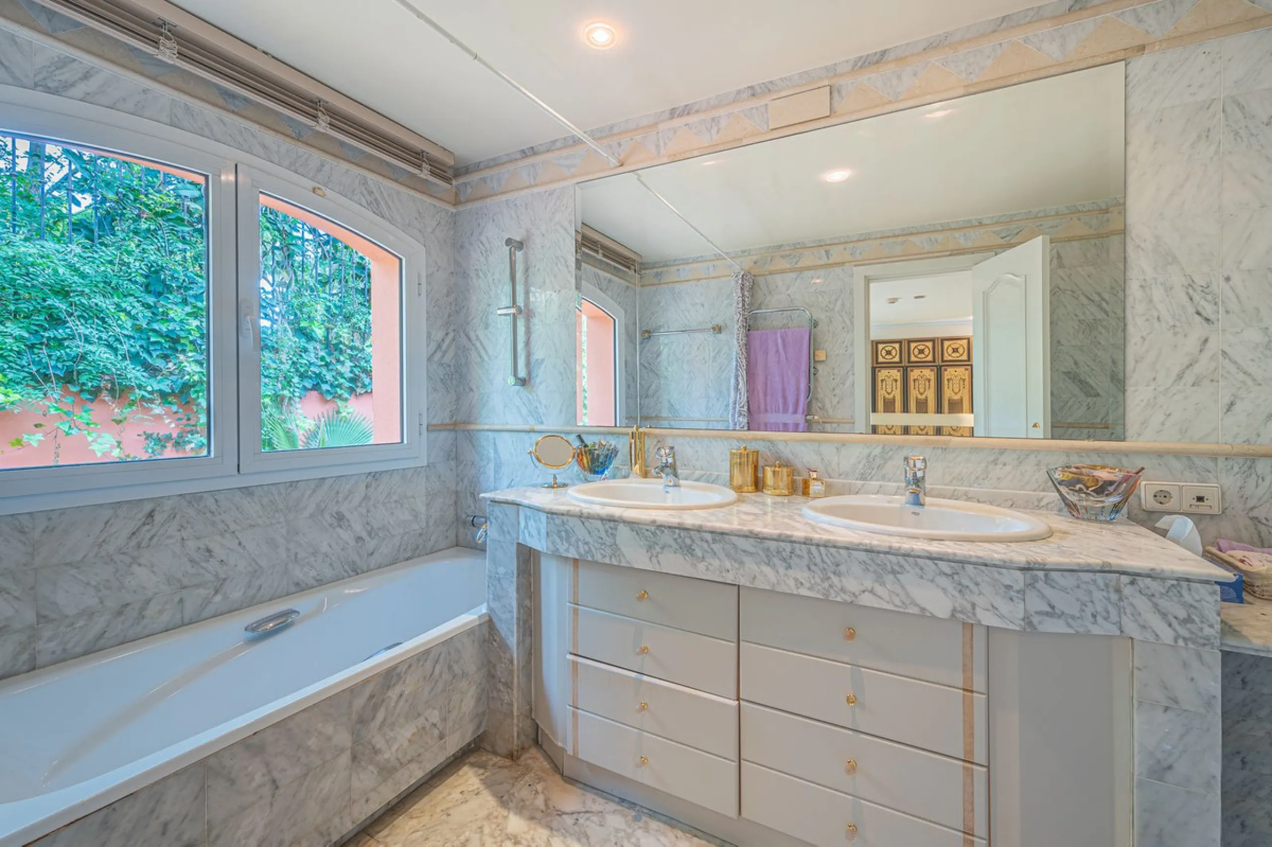 This villa presents an exceptional refurbishment opportunity to create your ideal family home.