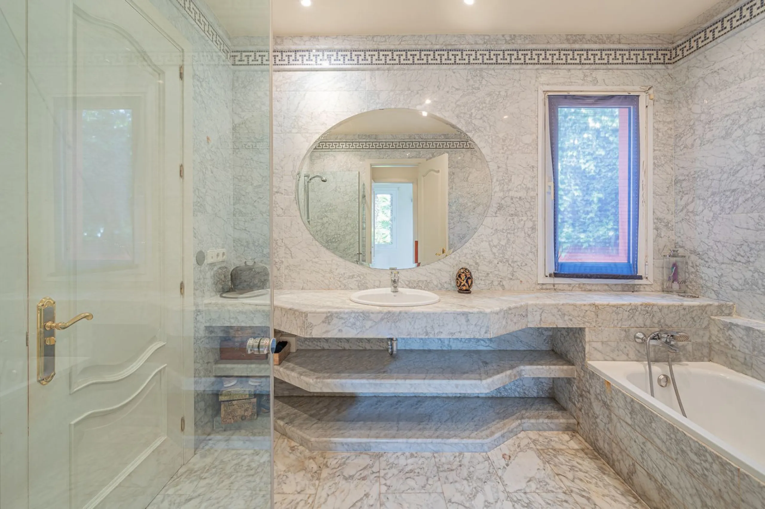 This villa presents an exceptional refurbishment opportunity to create your ideal family home.