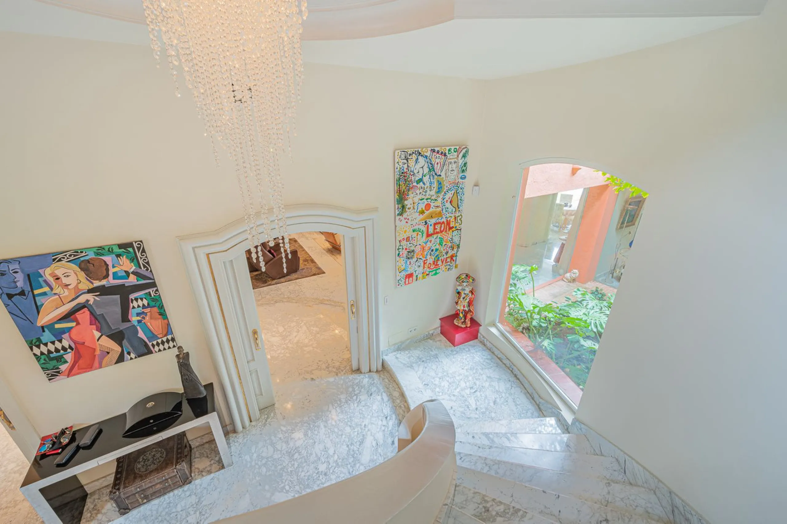 This villa presents an exceptional refurbishment opportunity to create your ideal family home.