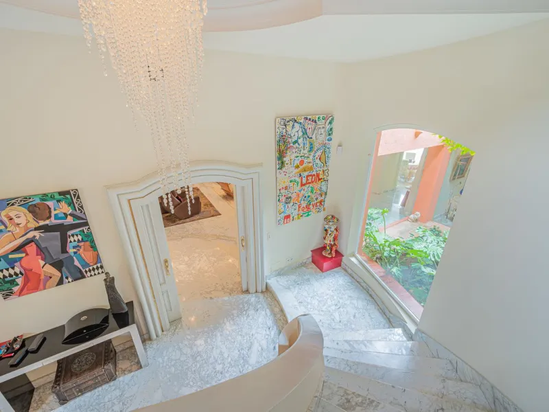 This villa presents an exceptional refurbishment opportunity to create your ideal family home.