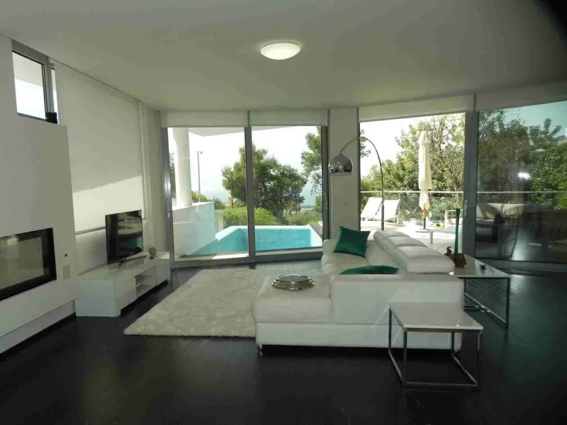 House - Semi-Detached House в продаже в Marbella, Málaga. В доме 4 спален и 5 ванных комнат. Площадь дома 421 м². Площадь участка 60 м²