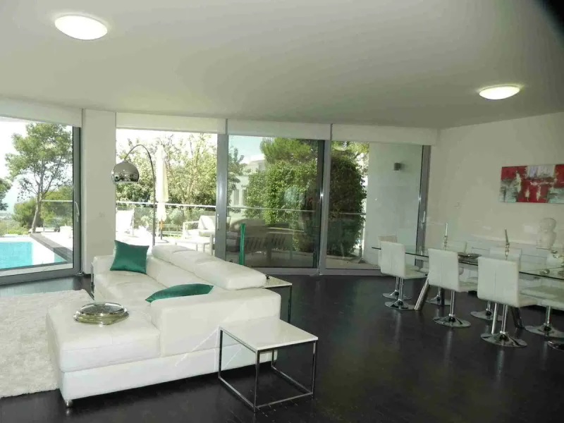 House - Semi-Detached House в продаже в Marbella, Málaga. В доме 4 спален и 5 ванных комнат. Площадь дома 421 м². Площадь участка 60 м²