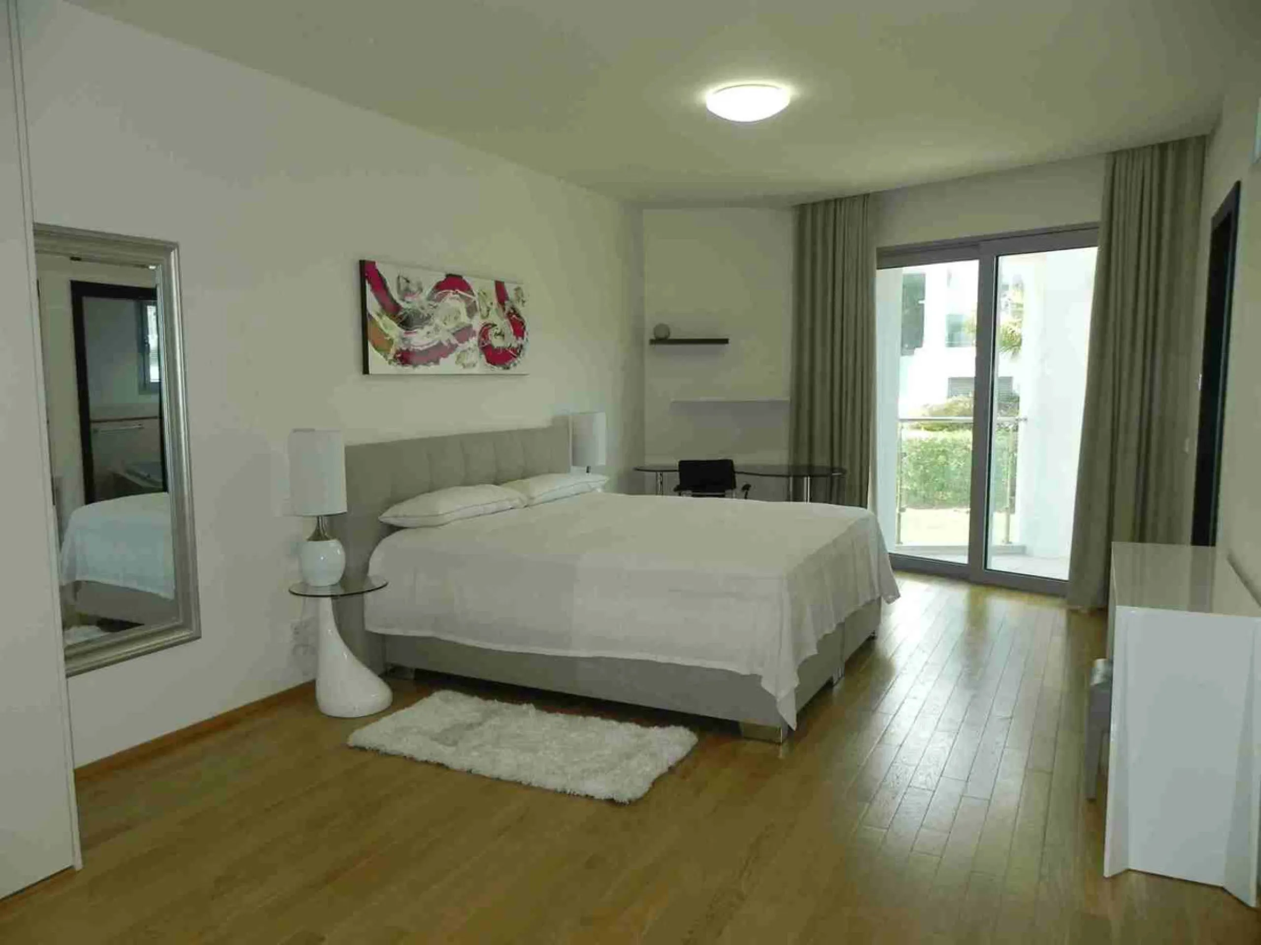 House - Semi-Detached House в продаже в Marbella, Málaga. В доме 4 спален и 5 ванных комнат. Площадь дома 421 м². Площадь участка 60 м²