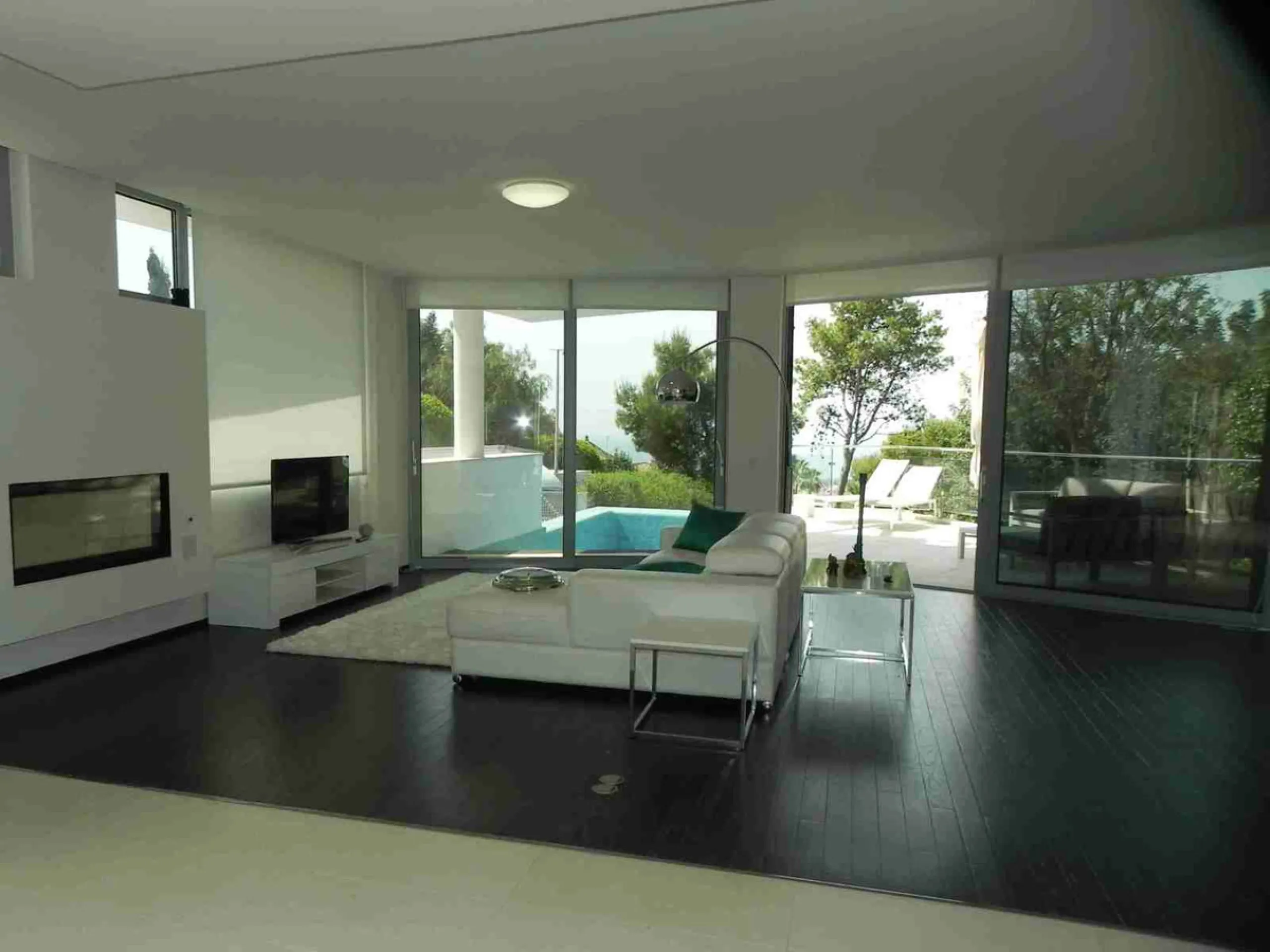 House - Semi-Detached House в продаже в Marbella, Málaga. В доме 4 спален и 5 ванных комнат. Площадь дома 421 м². Площадь участка 60 м²