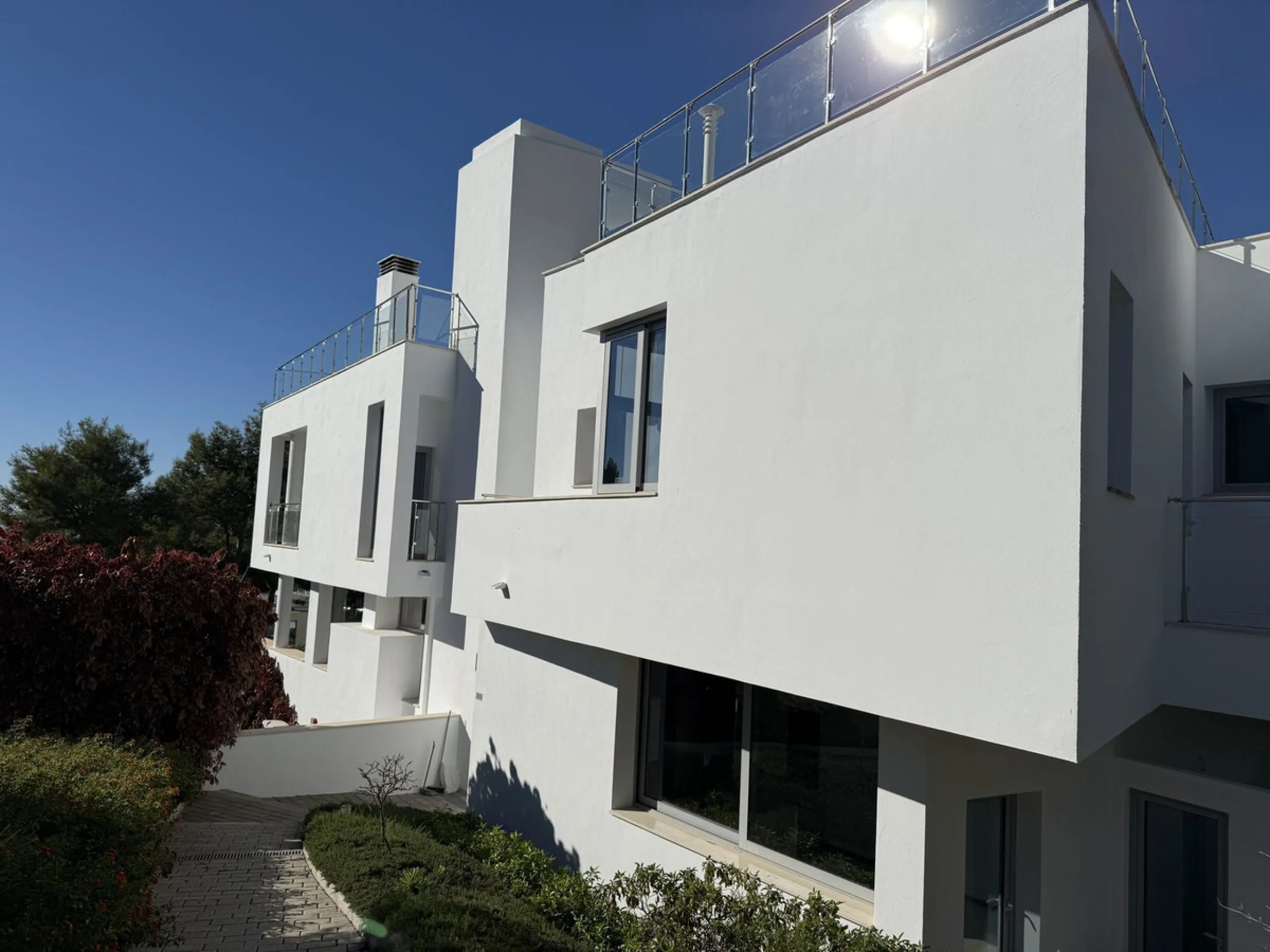 House - Semi-Detached House в продаже в Marbella, Málaga. В доме 4 спален и 5 ванных комнат. Площадь дома 421 м². Площадь участка 60 м²