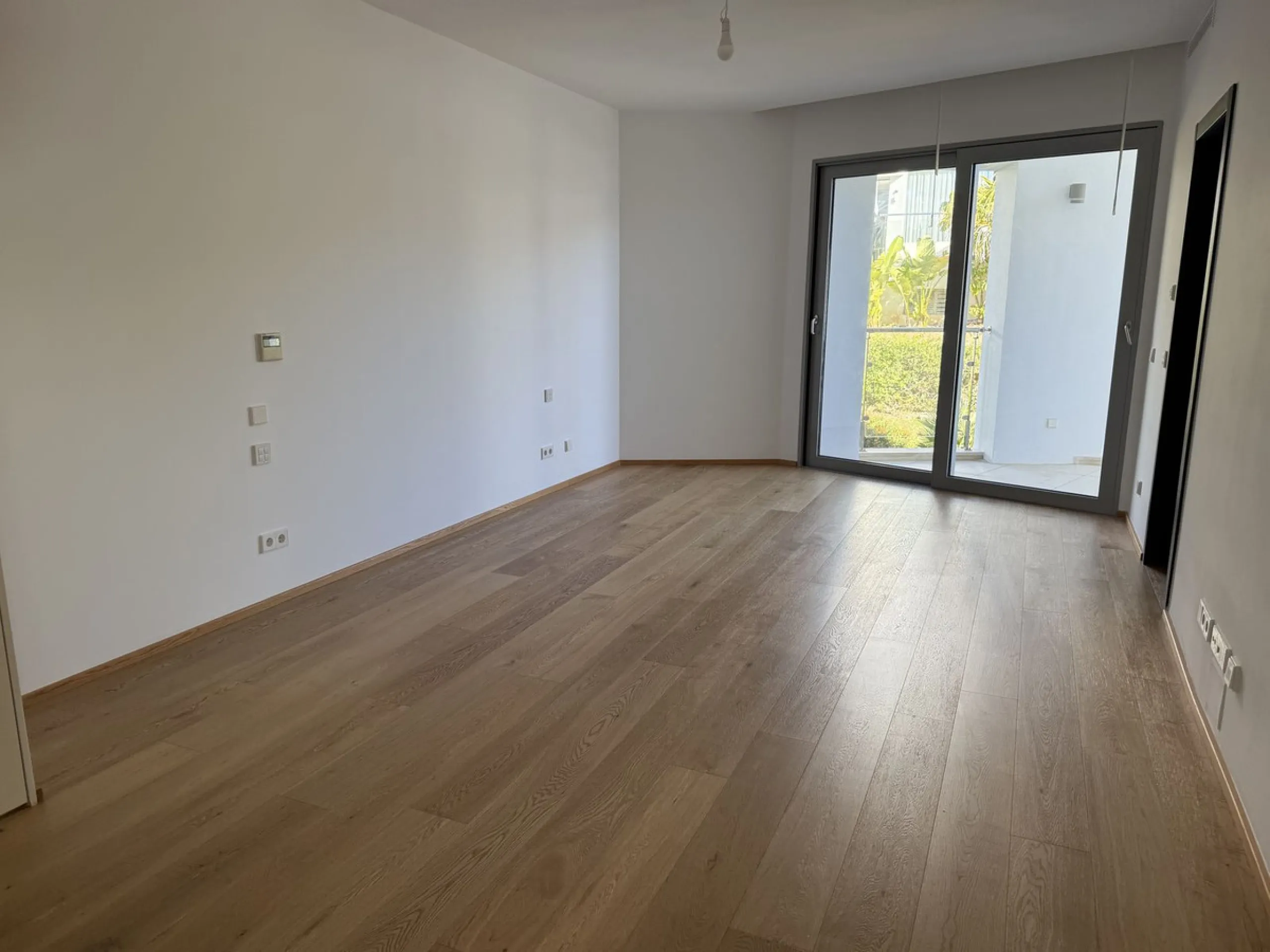House - Semi-Detached House в продаже в Marbella, Málaga. В доме 4 спален и 5 ванных комнат. Площадь дома 421 м². Площадь участка 60 м²
