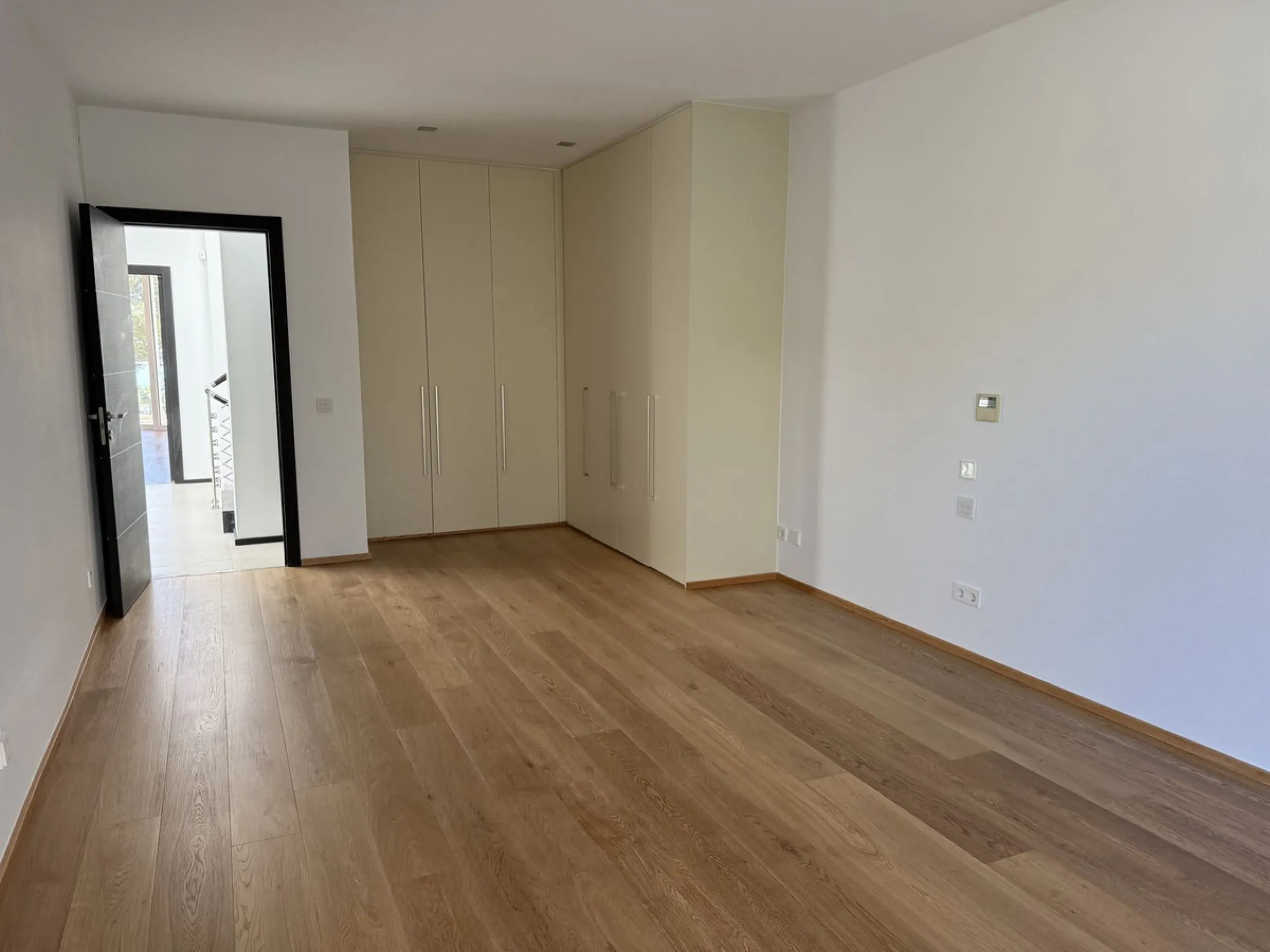 House - Semi-Detached House в продаже в Marbella, Málaga. В доме 4 спален и 5 ванных комнат. Площадь дома 421 м². Площадь участка 60 м²