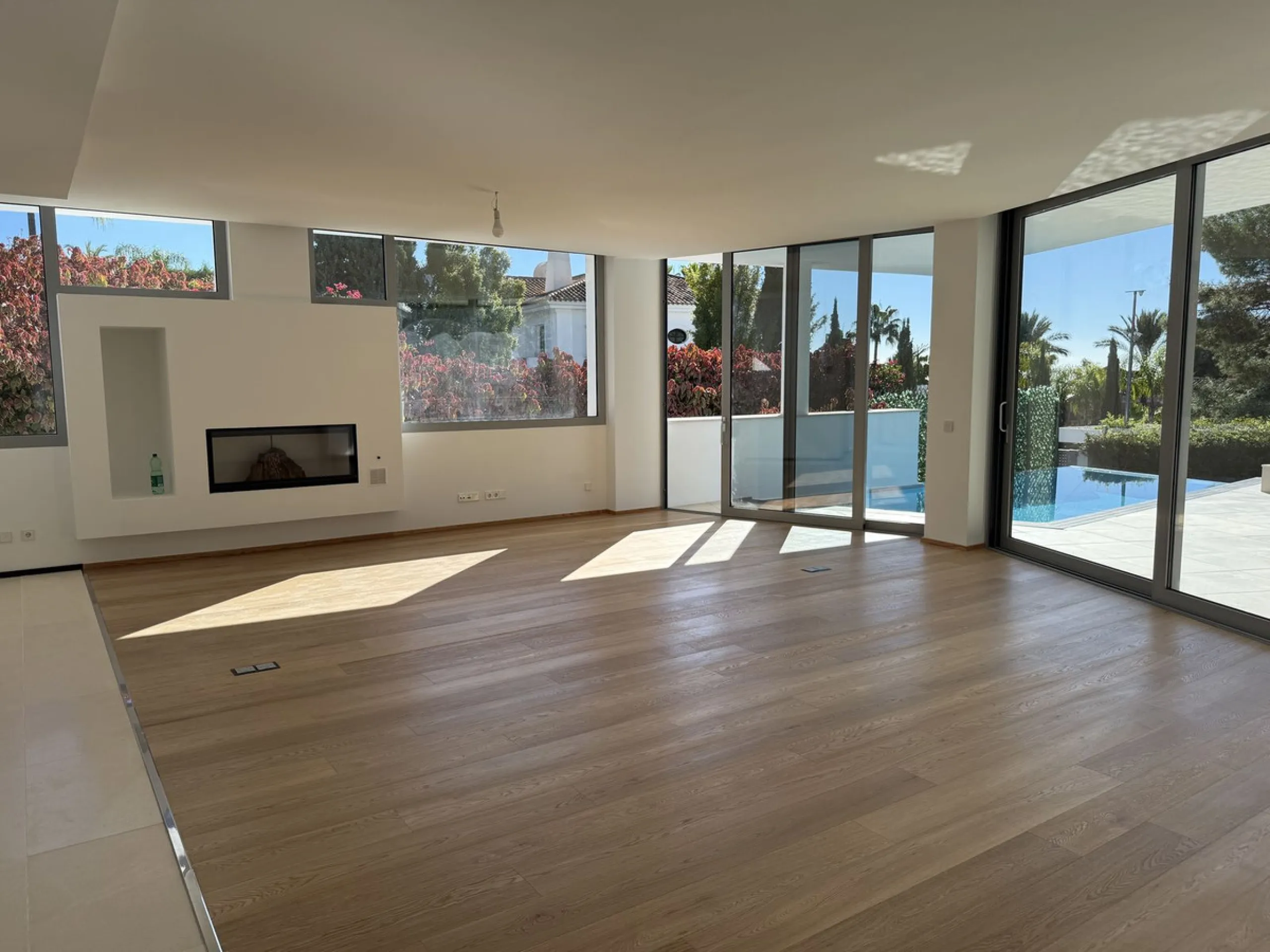 House - Semi-Detached House в продаже в Marbella, Málaga. В доме 4 спален и 5 ванных комнат. Площадь дома 421 м². Площадь участка 60 м²
