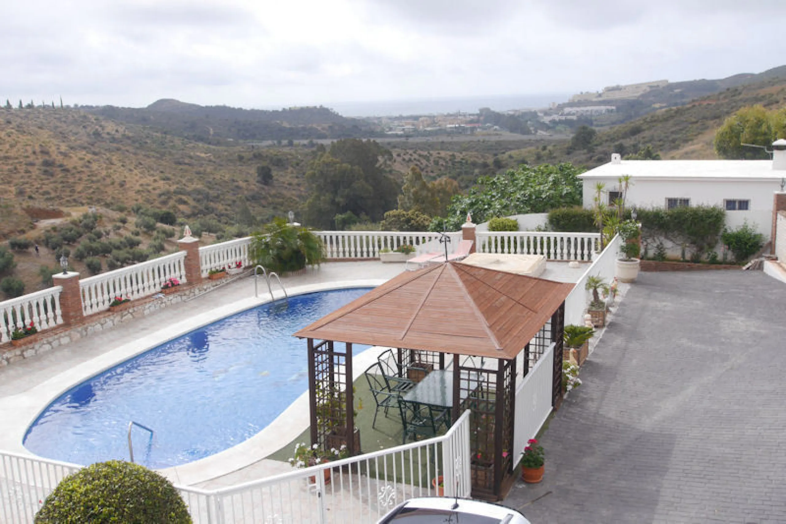 .Beautiful property with a plot of 2,501 Mts. Villa of about 492 meters built,