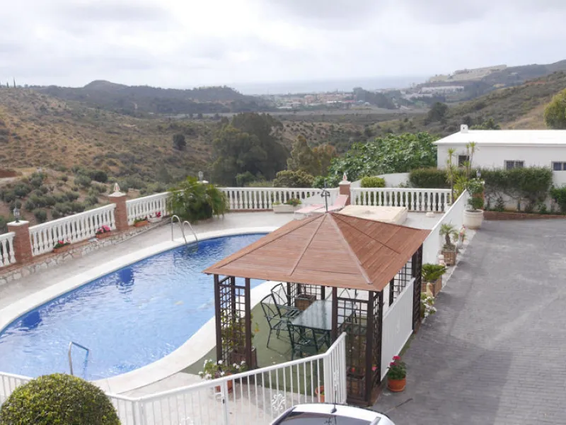 .Beautiful property with a plot of 2,501 Mts. Villa of about 492 meters built,