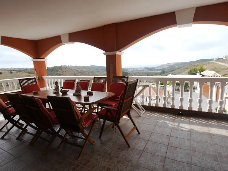 .Beautiful property with a plot of 2,501 Mts. Villa of about 492 meters built,