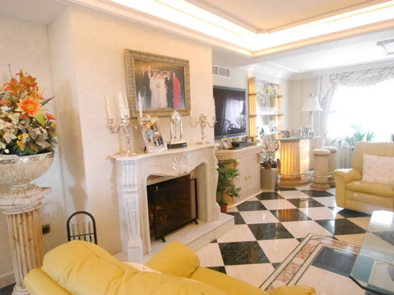 .Beautiful property with a plot of 2,501 Mts. Villa of about 492 meters built,