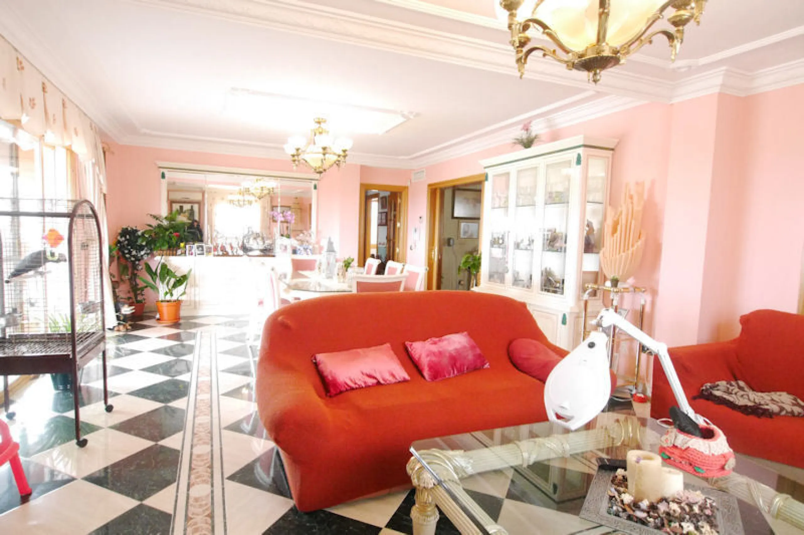 .Beautiful property with a plot of 2,501 Mts. Villa of about 492 meters built,