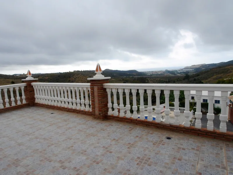 .Beautiful property with a plot of 2,501 Mts. Villa of about 492 meters built,