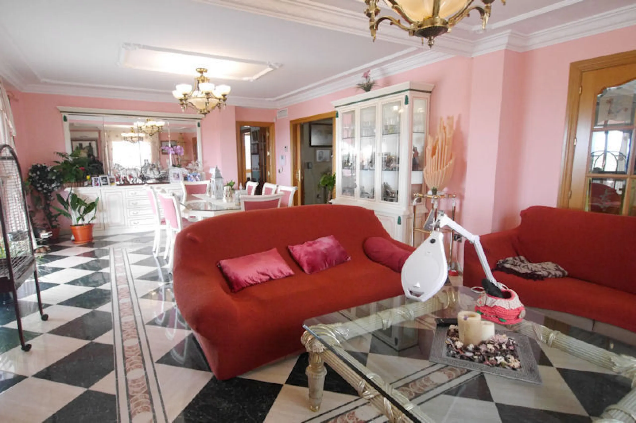.Beautiful property with a plot of 2,501 Mts. Villa of about 492 meters built,