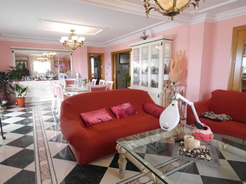 .Beautiful property with a plot of 2,501 Mts. Villa of about 492 meters built,